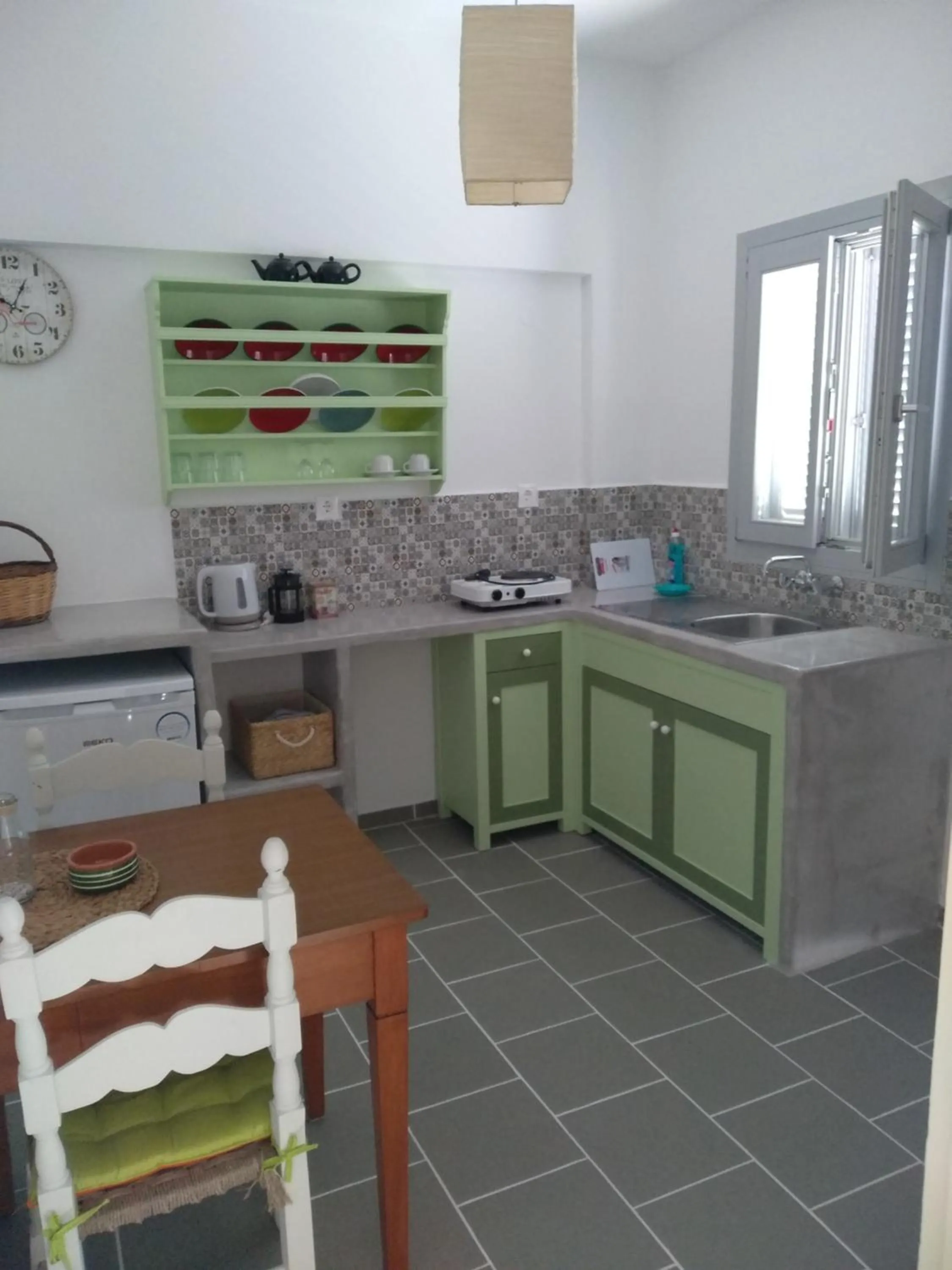 Kitchen or kitchenette in Aeolos Hotel