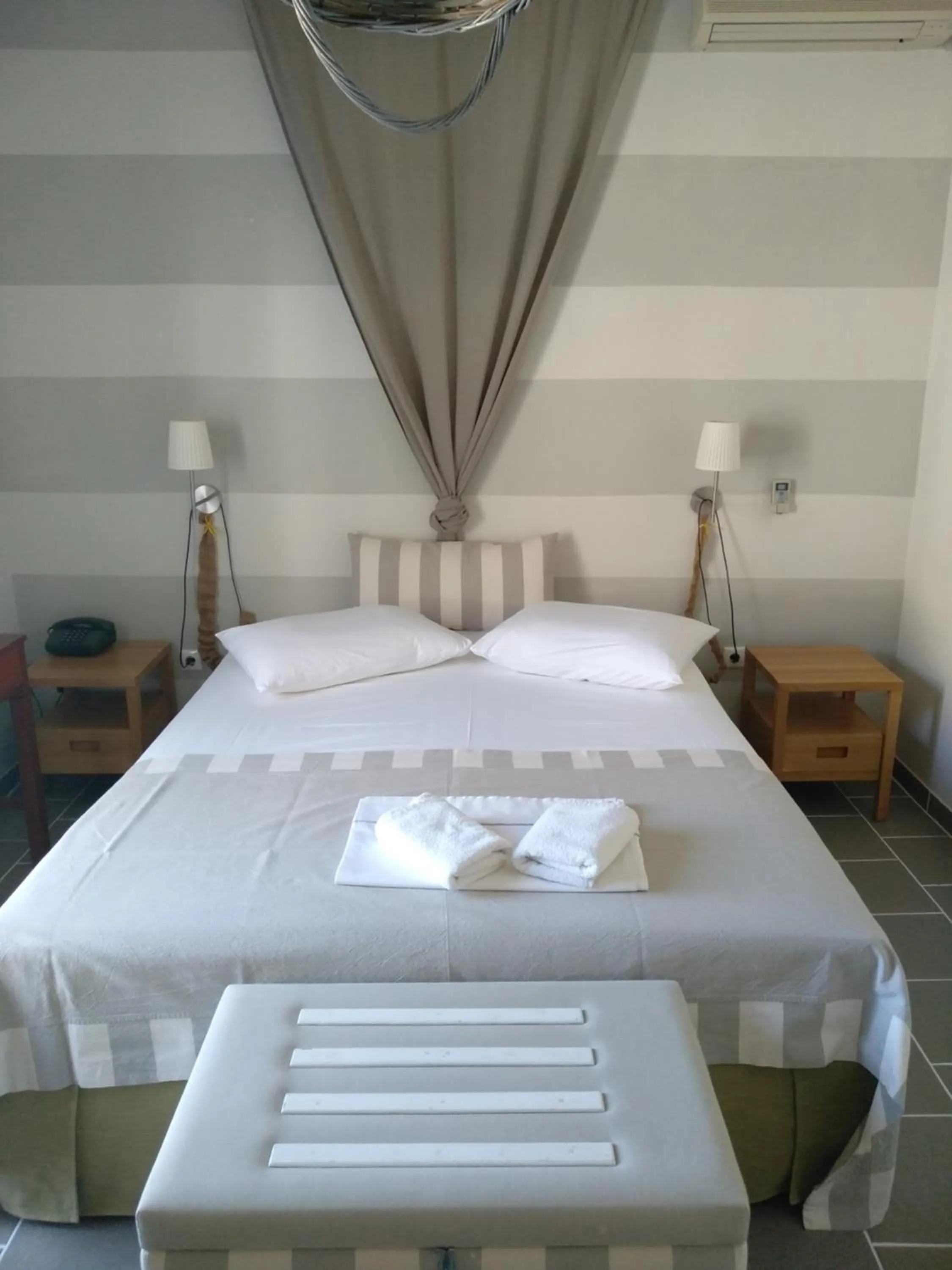 Bed in Aeolos Hotel