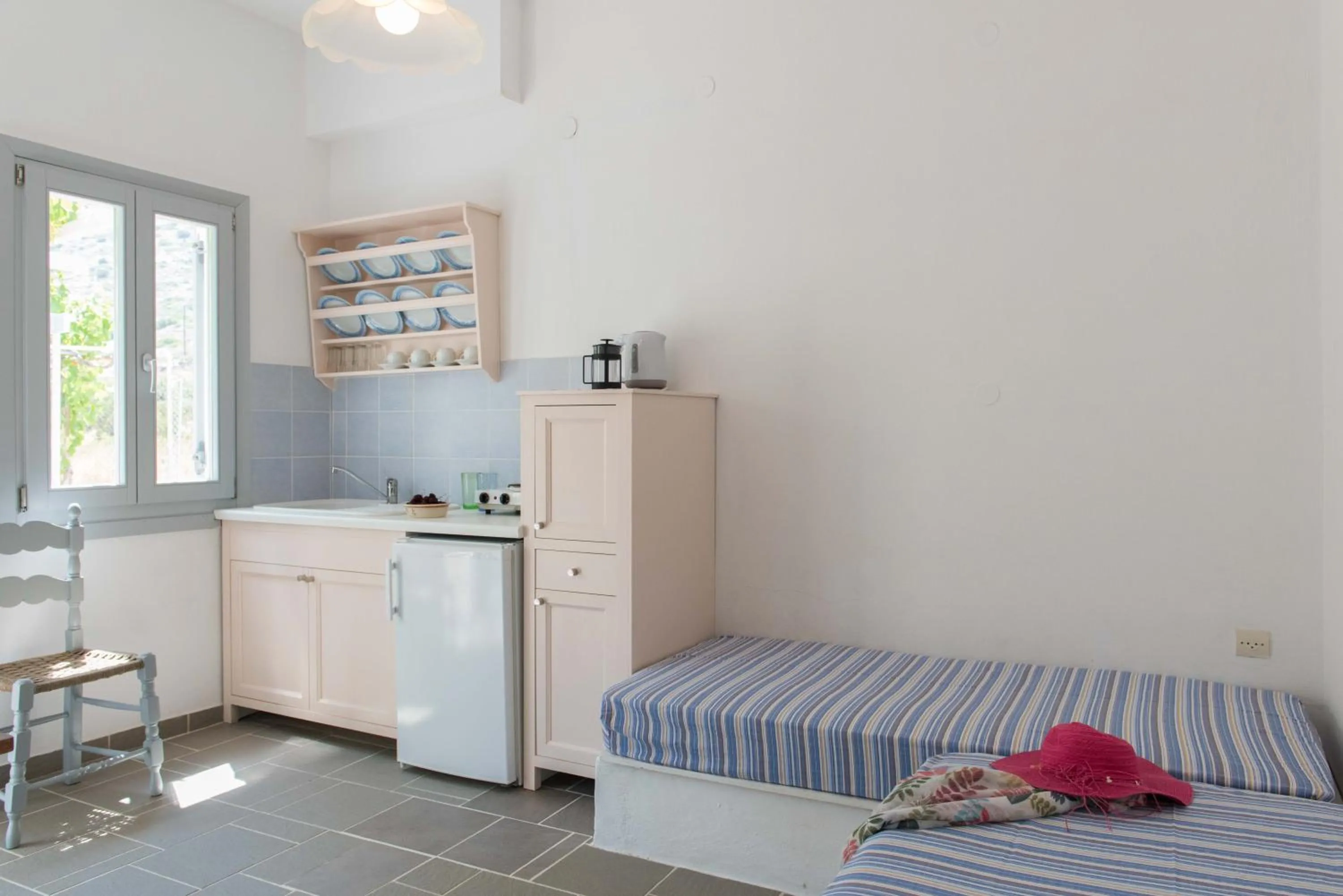 Kitchen or kitchenette, Bed in Aeolos Hotel