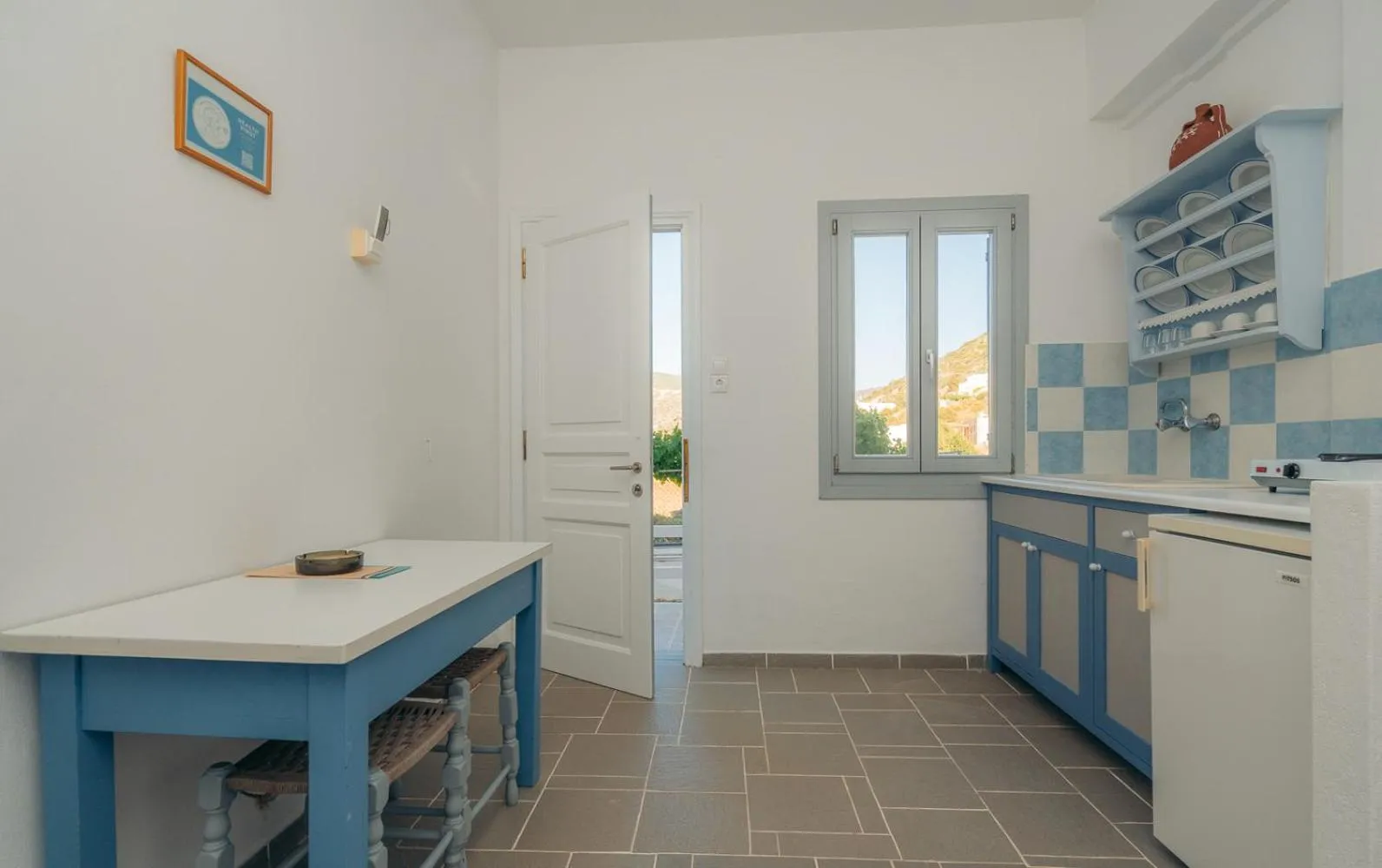 Kitchen or kitchenette in Aeolos Hotel