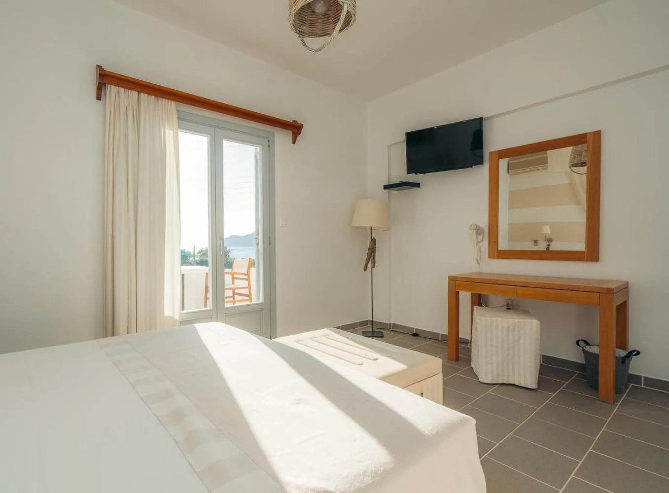 Photo of the whole room, Bed in Aeolos Hotel