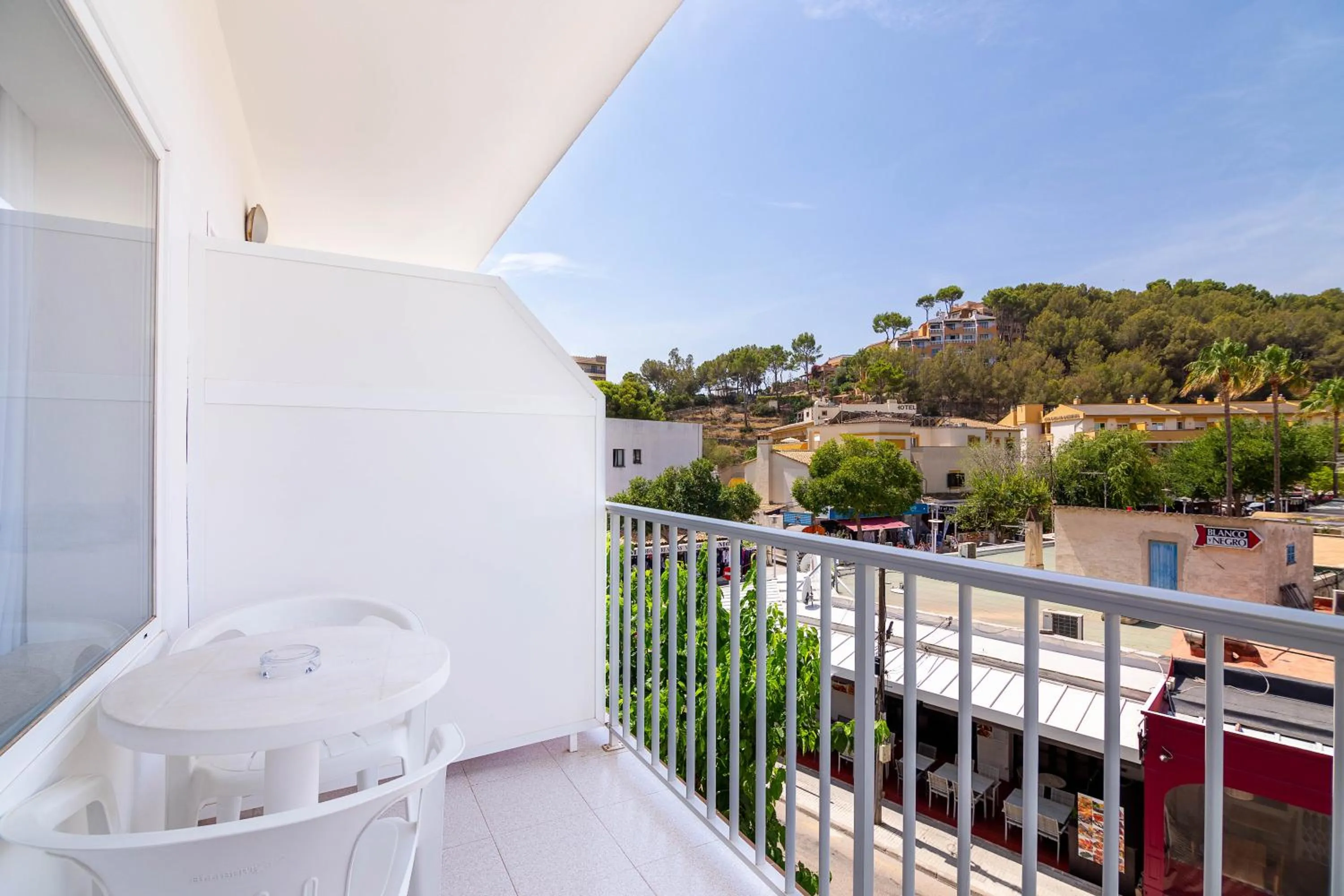 Balcony/Terrace in Hostal Neptuno