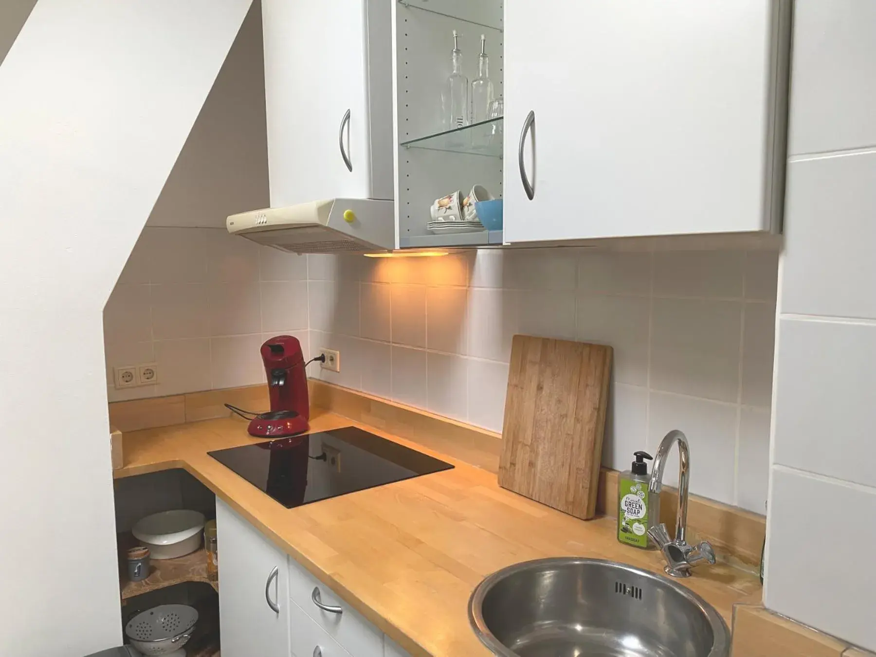 Triple Room with Shower - single occupancy in B&B De Kunstpraktijk Triple Room with Shower - single occupancy in B&B De Kunstpraktijk