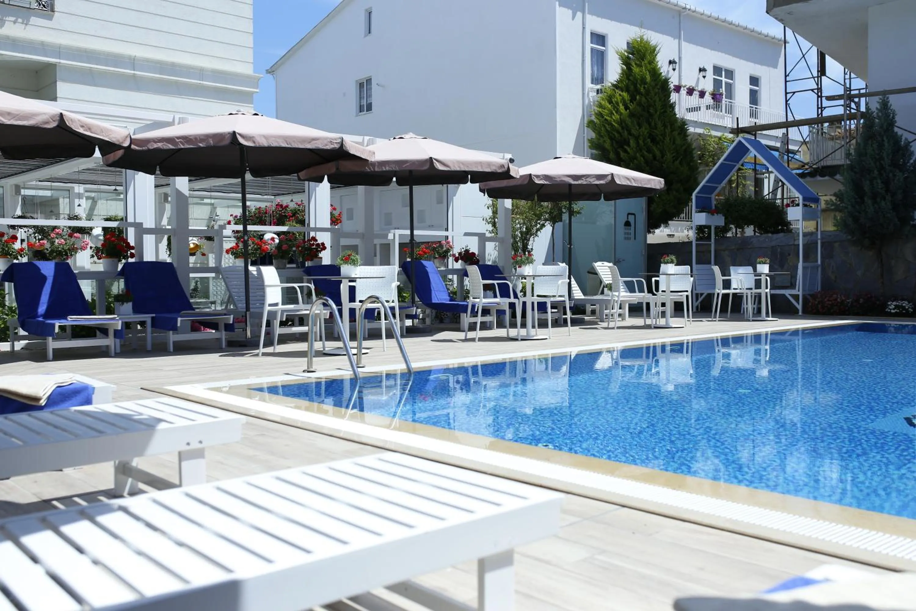 Billiard in Ascot Hotel Büyükada