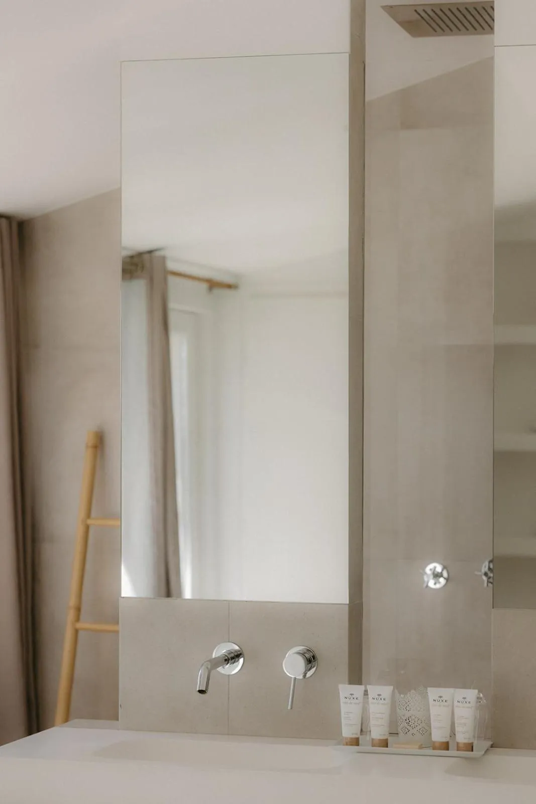 Bathroom in Mas de la Fouque - Hôtel & Spa