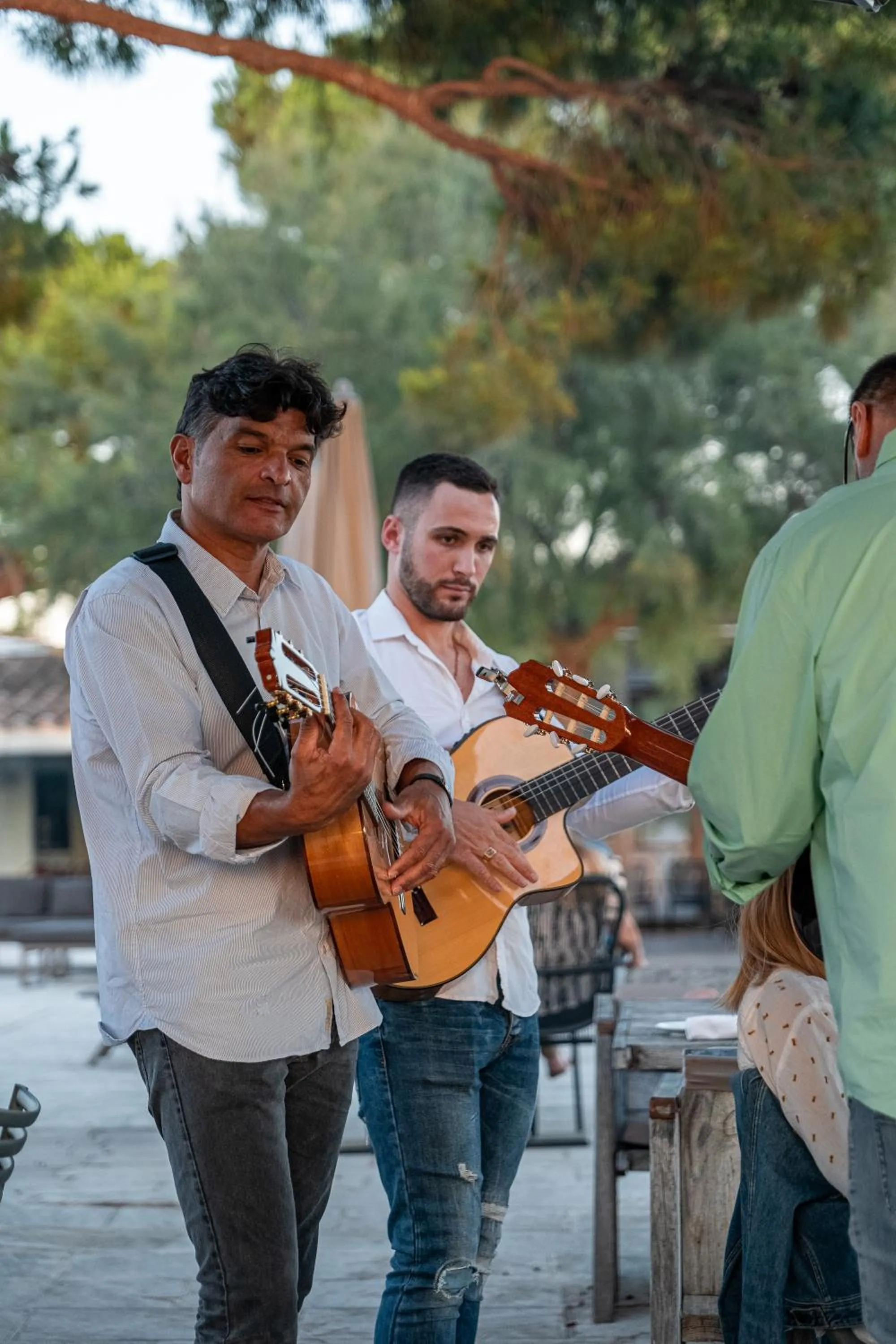 Evening entertainment in Mas de la Fouque - Hôtel & Spa