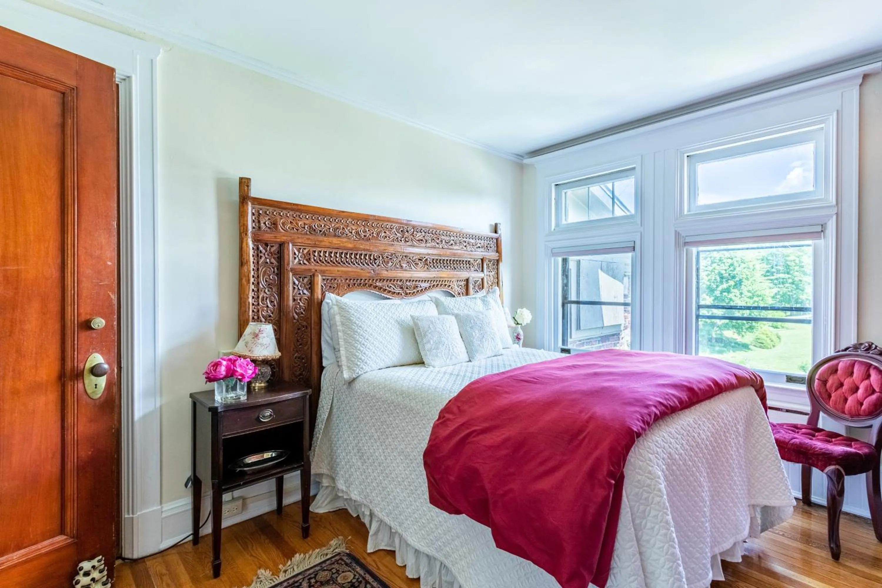 Bed in Wilburton Inn