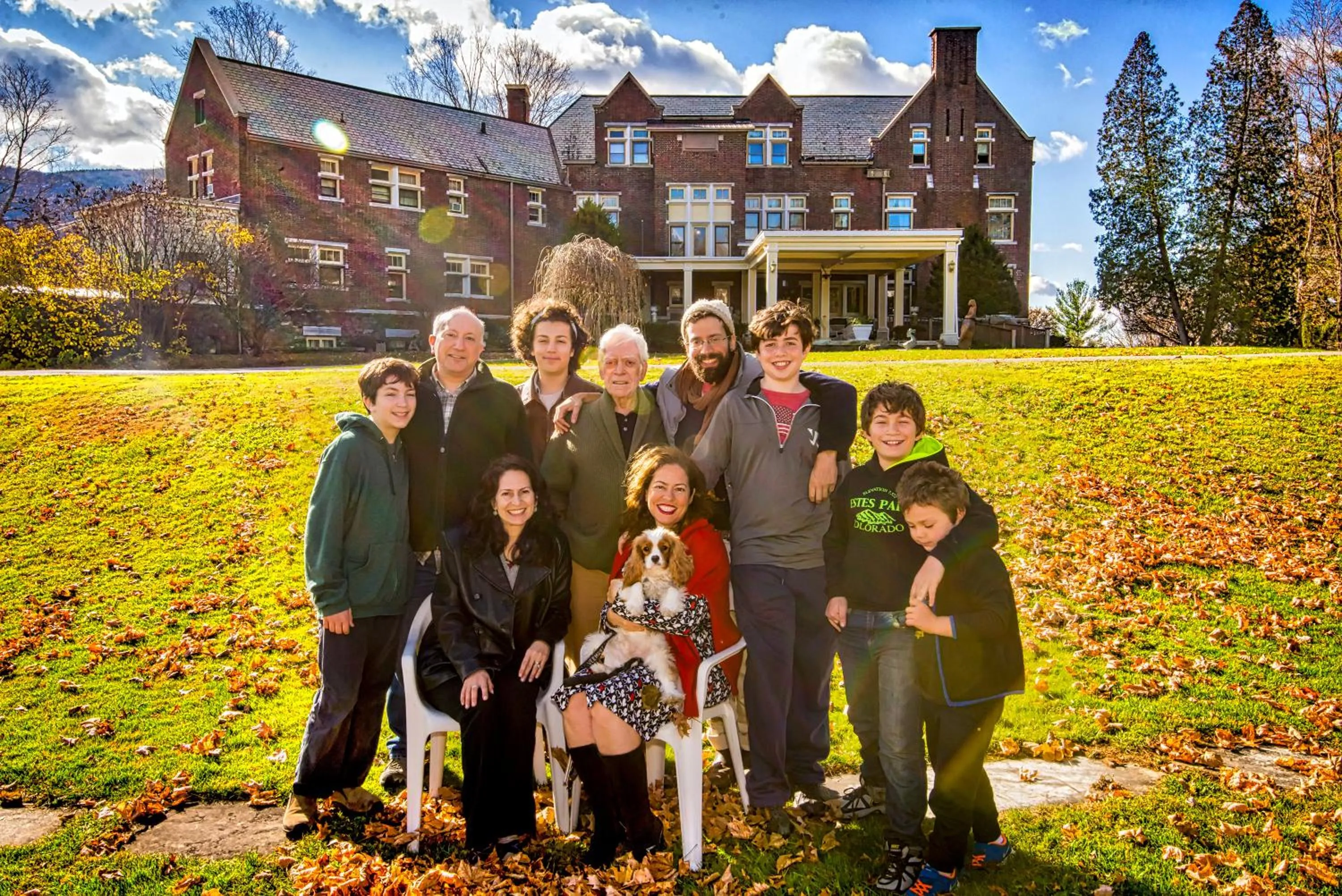 Facade/entrance in Wilburton Inn