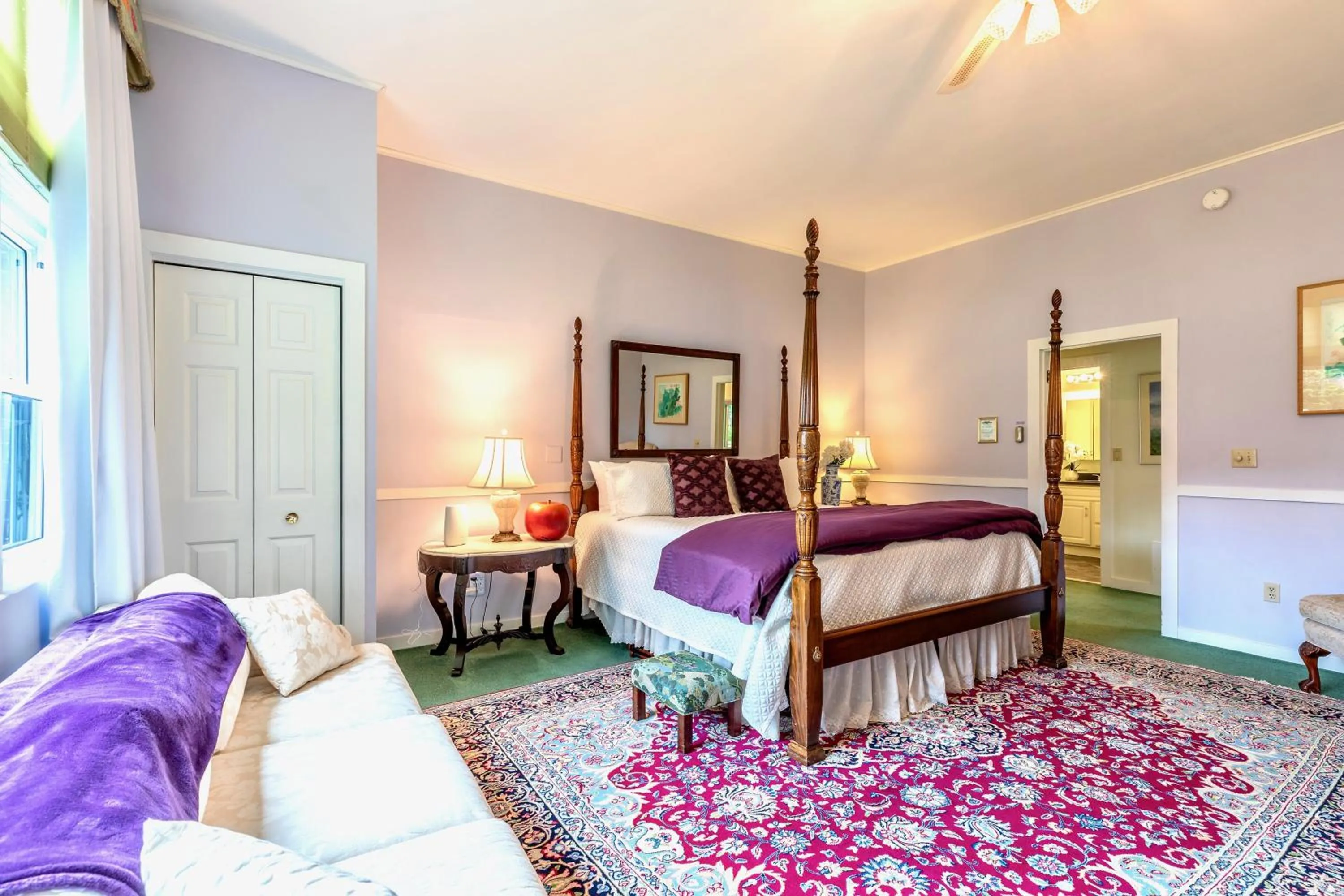 Bed in Wilburton Inn