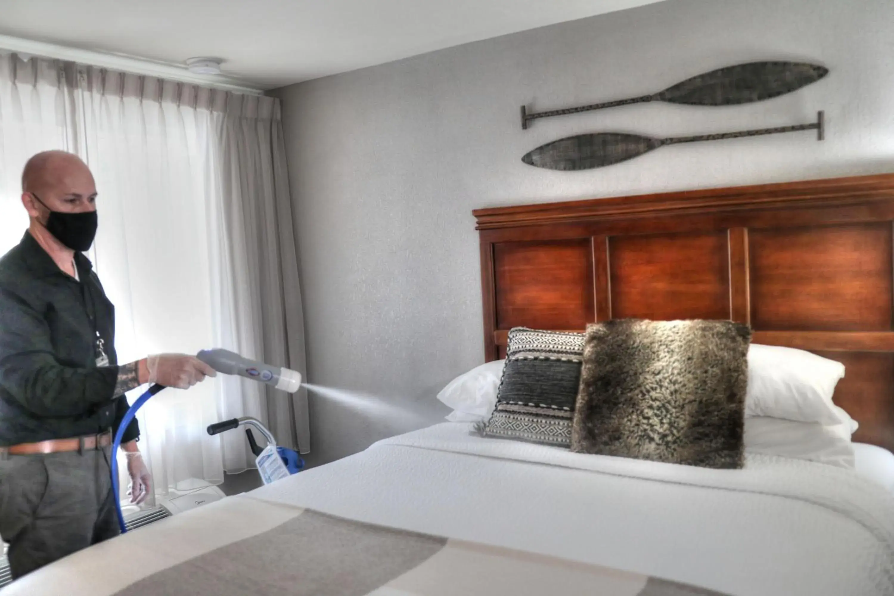 Bed in River Edge Inn Bed in River Edge Inn