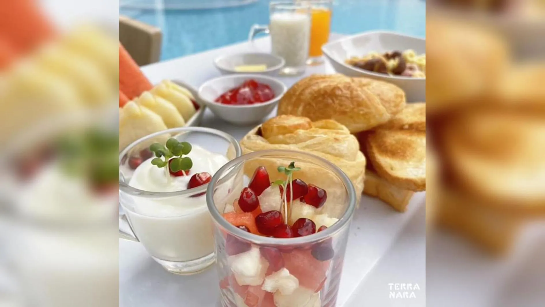 Breakfast in Terra Nara