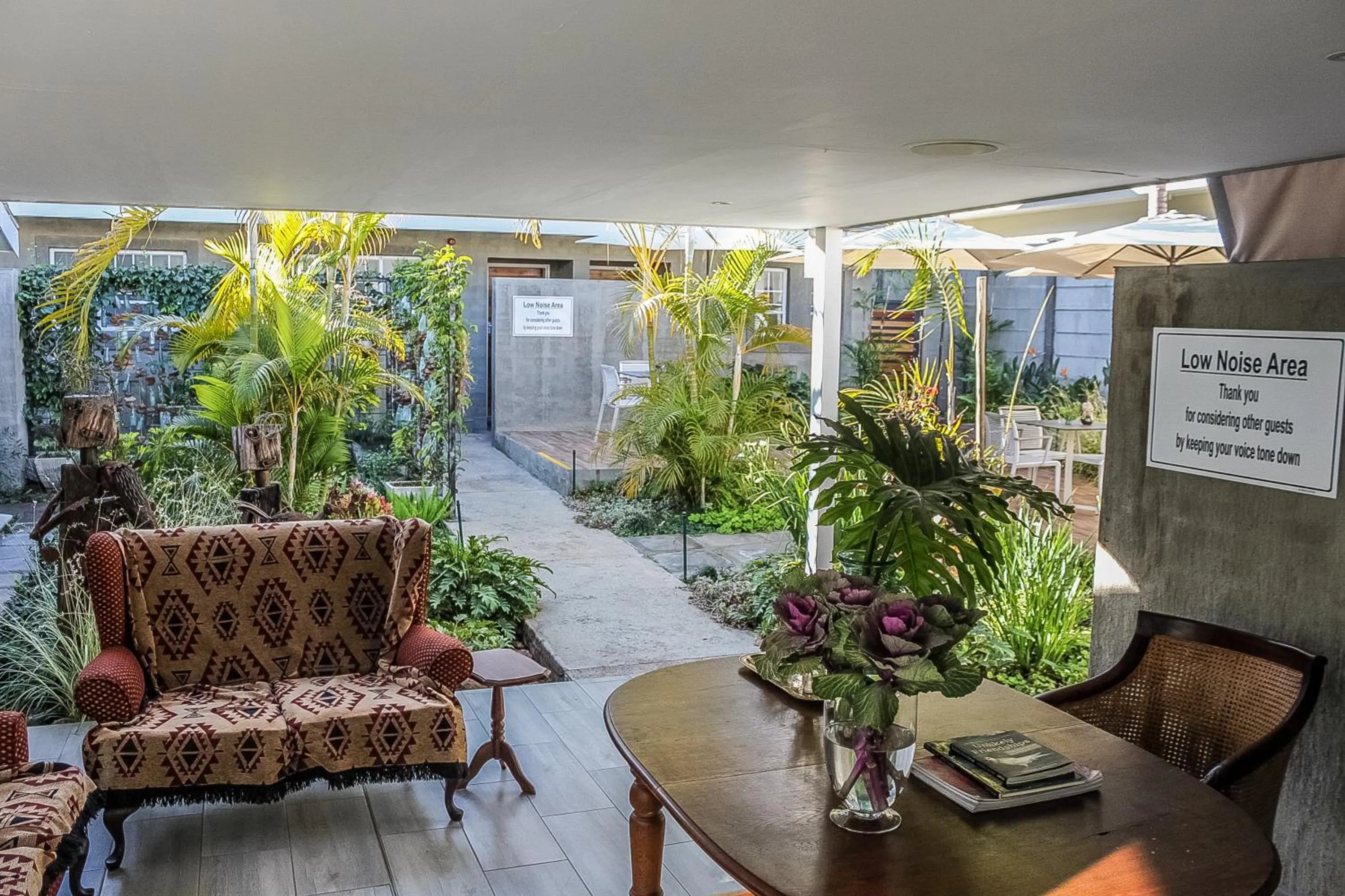 Restaurant/places to eat in Polo Guest House