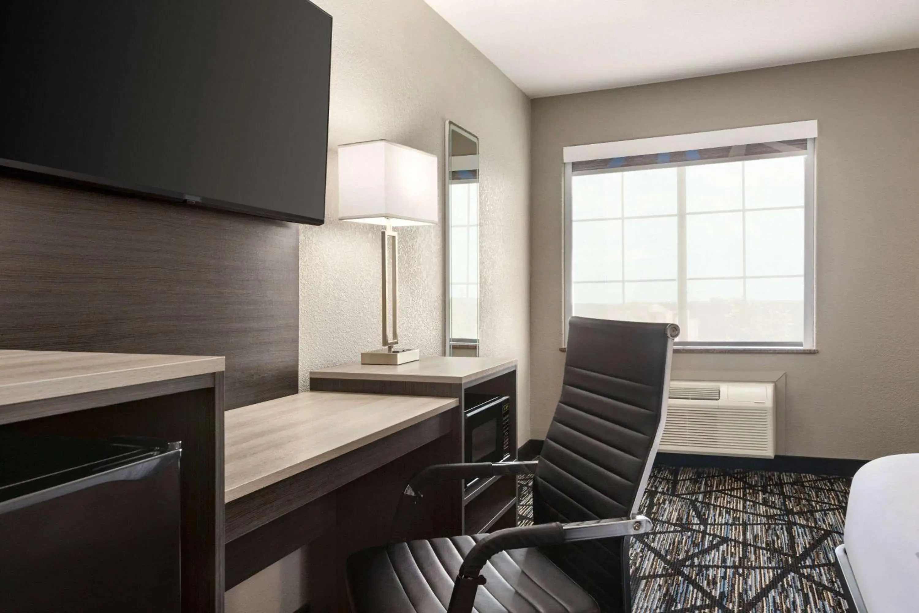 Photo of the whole room in La Quinta by Wyndham San Antonio North Stone Oak Photo of the whole room in La Quinta by Wyndham San Antonio North Stone Oak