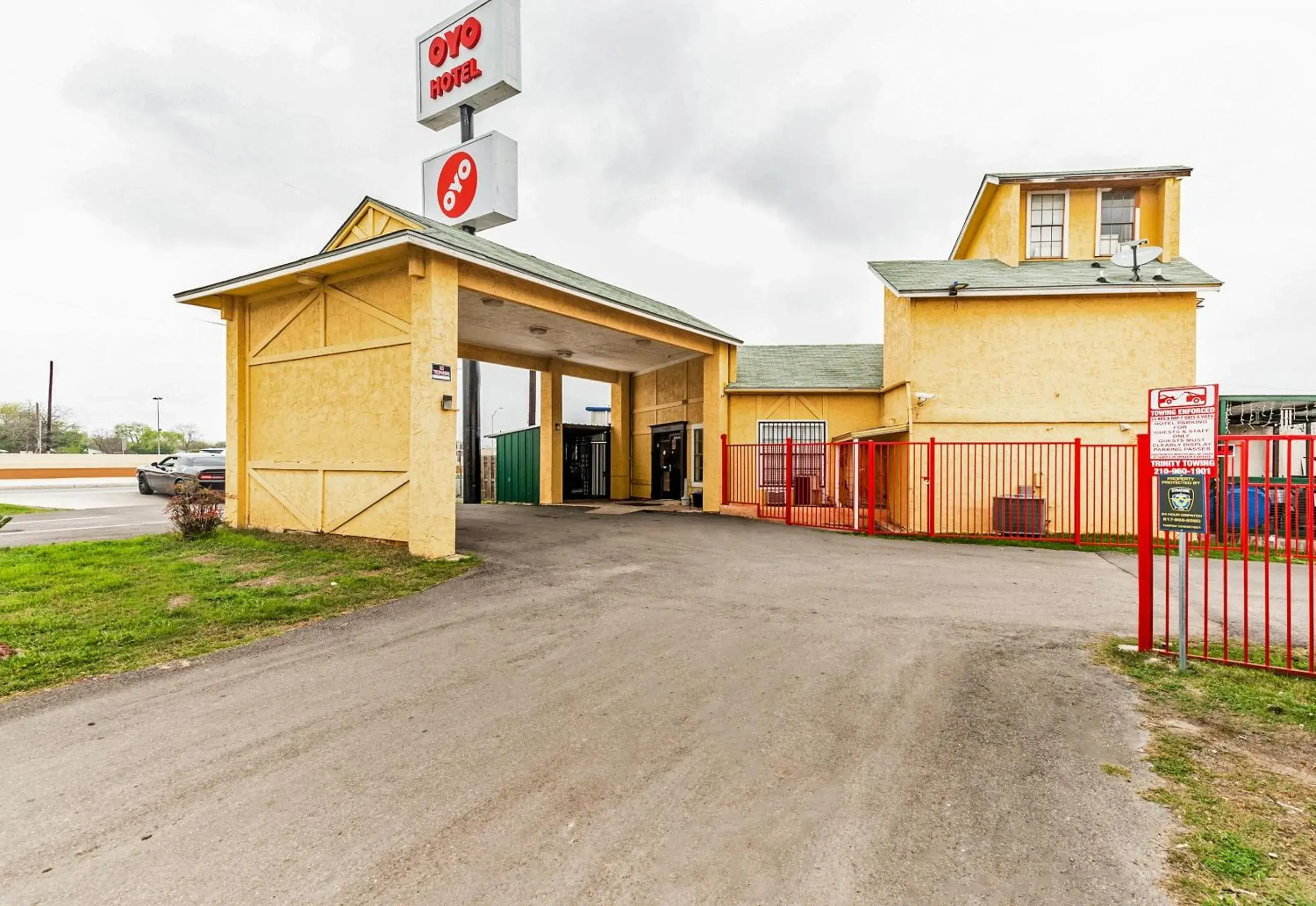 OYO Hotel San Antonio Lackland near Seaworld OYO Hotel San Antonio Lackland near Seaworld