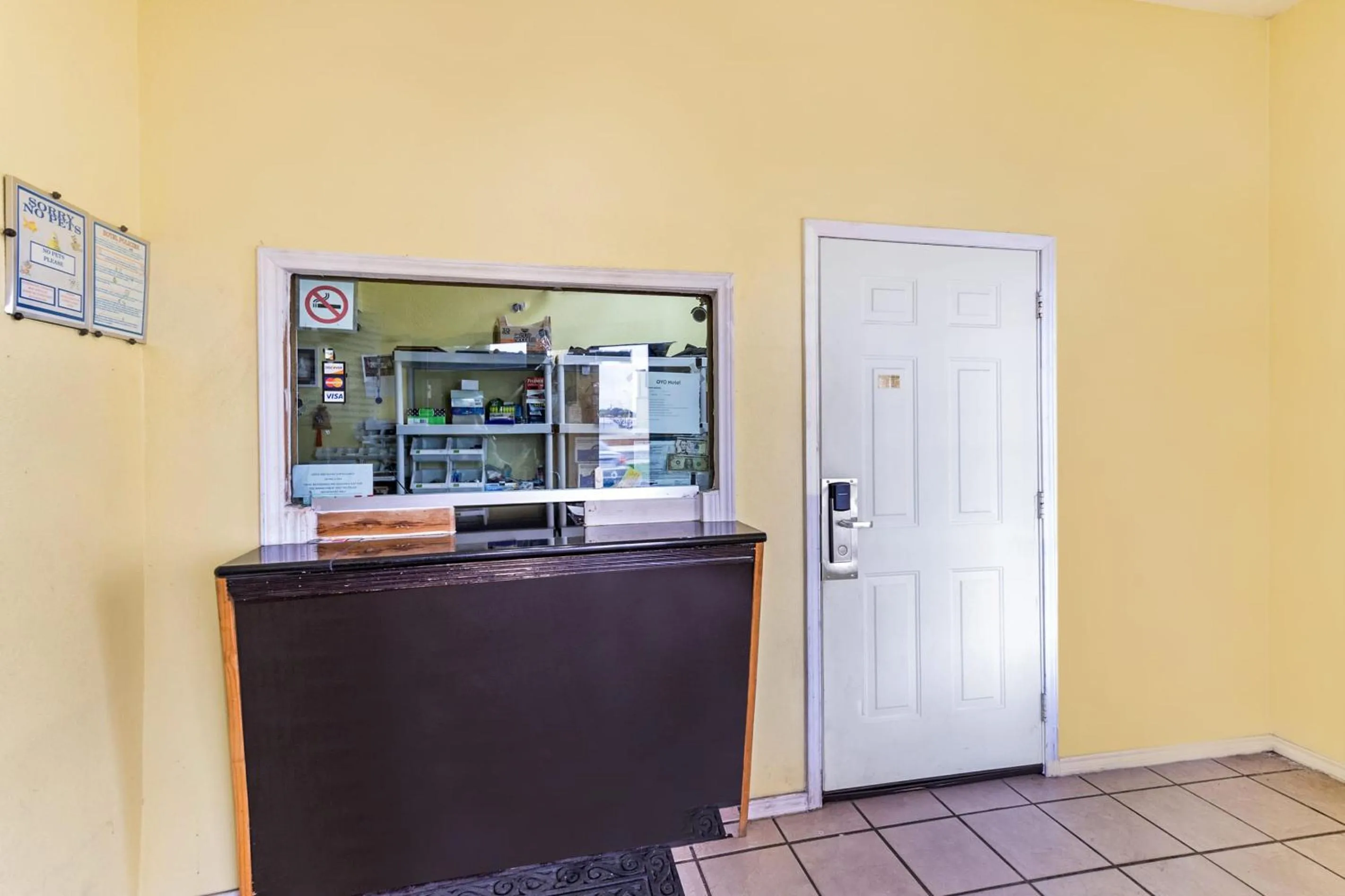 Lobby or reception in OYO Hotel San Antonio Lackland near Seaworld