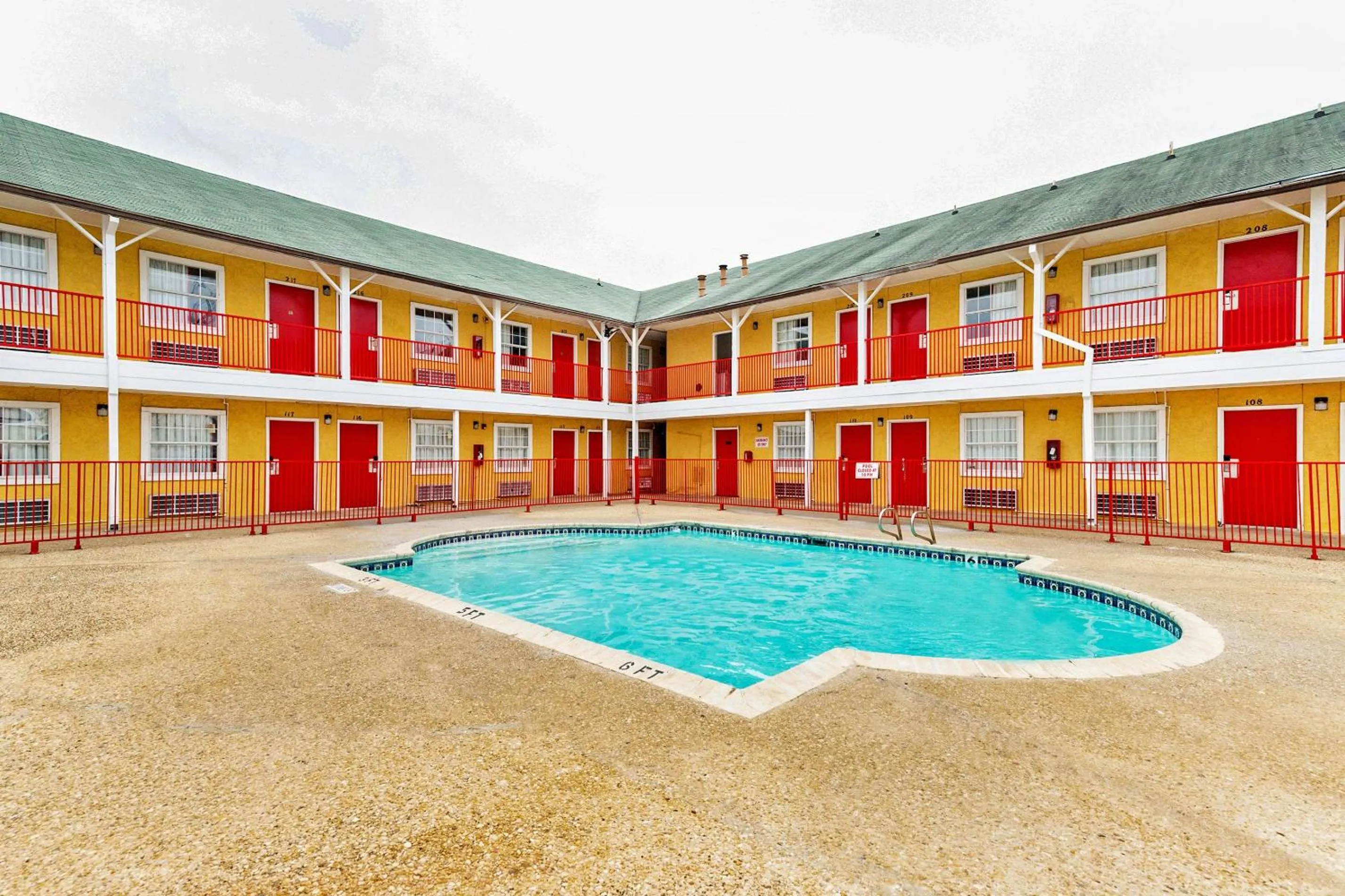Swimming pool in OYO Hotel San Antonio Lackland near Seaworld