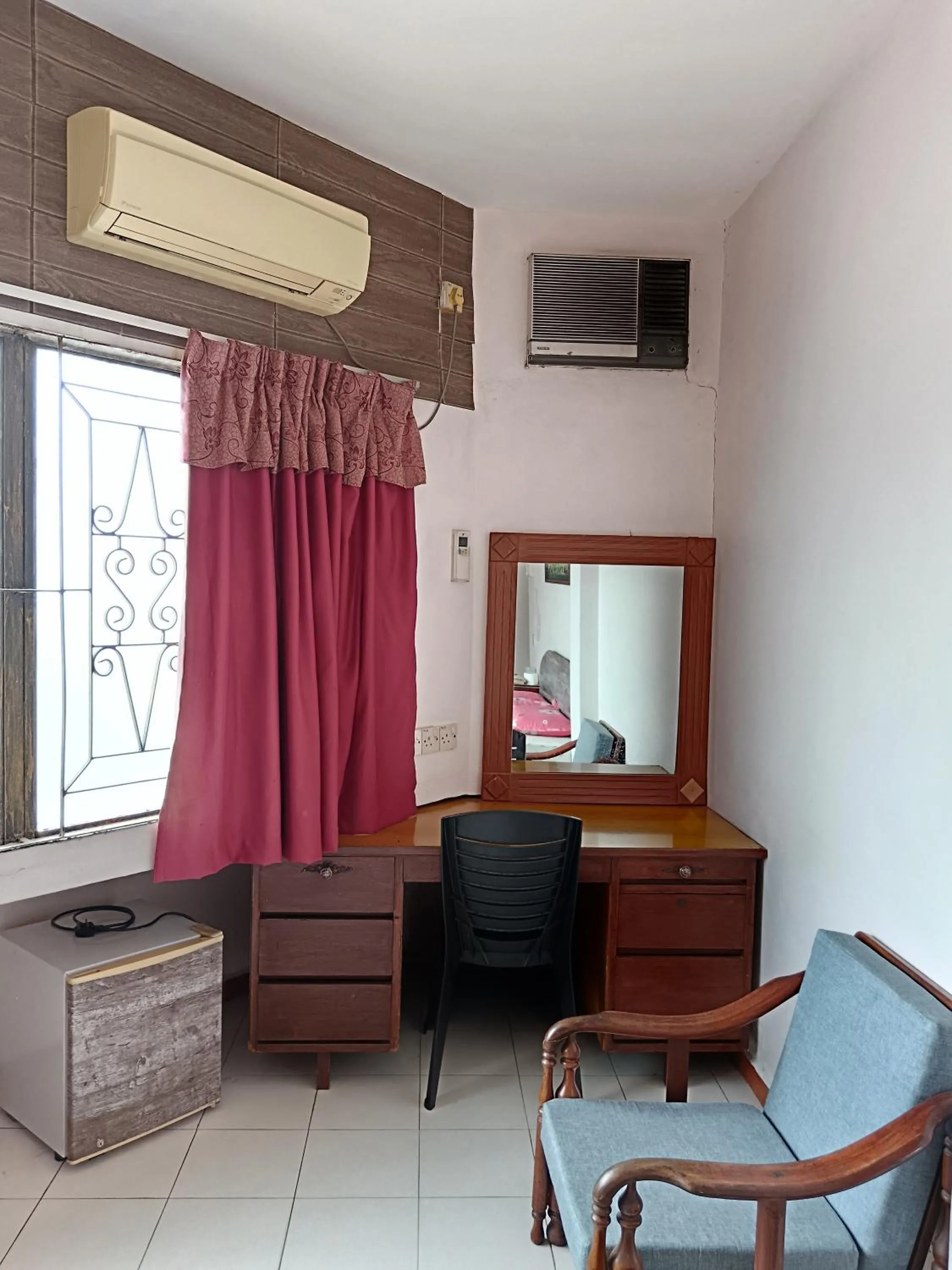 Seating area in New Budget Inn Hotel