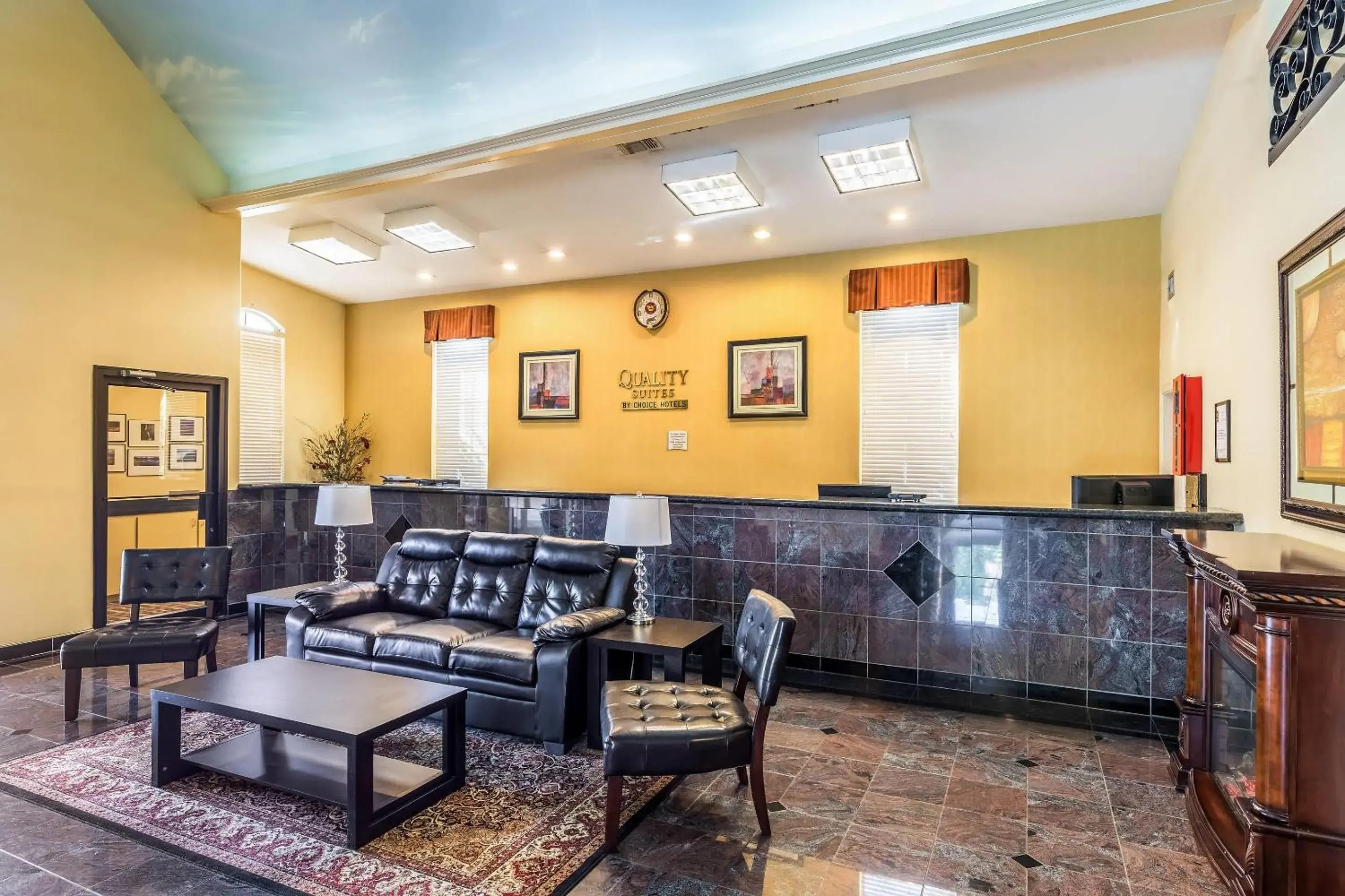 Lobby or reception in Quality Suites North Houston - Spring Lobby or reception in Quality Suites North Houston - Spring