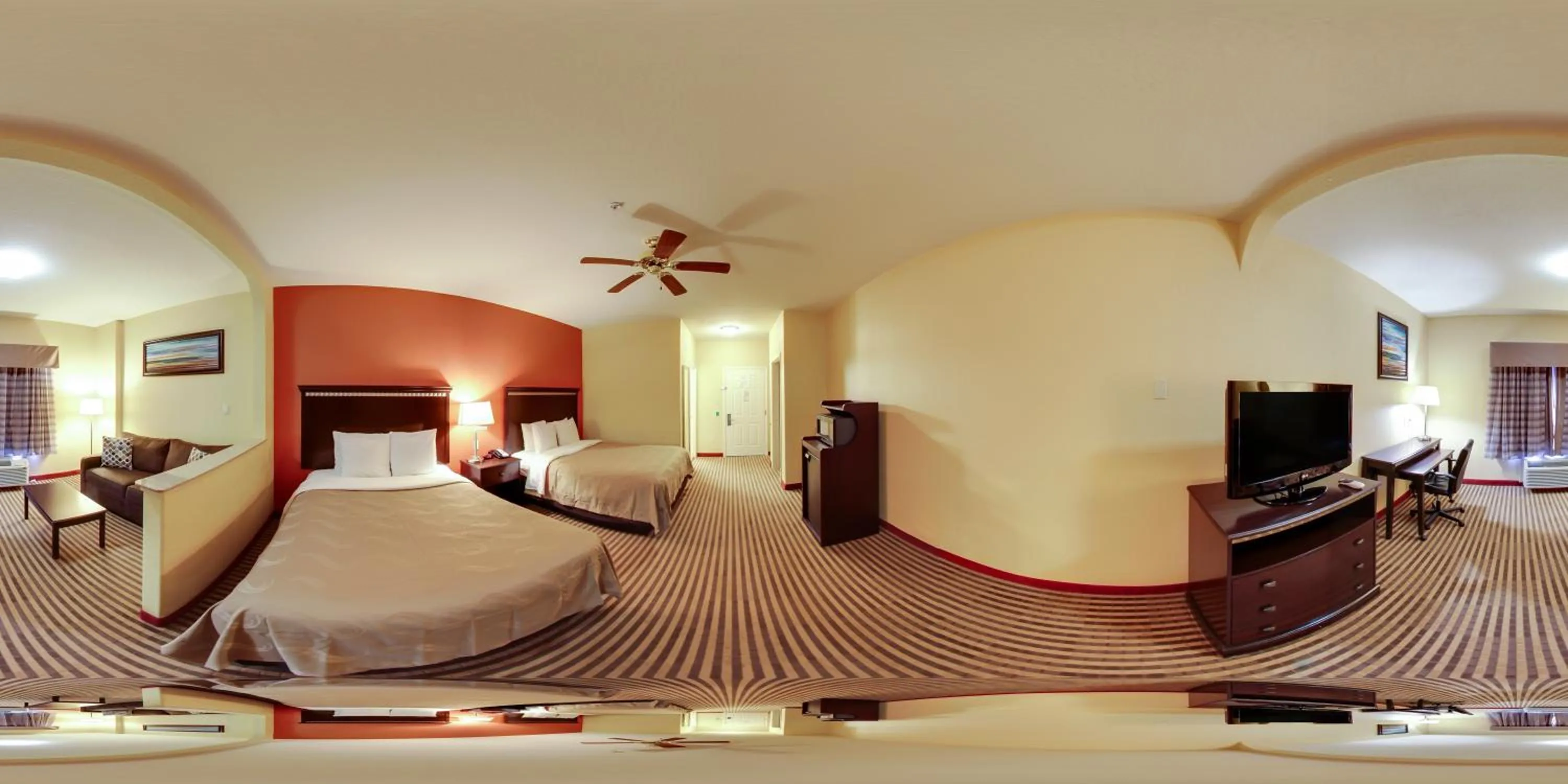 Photo of the whole room, Bed in Quality Suites North Houston - Spring