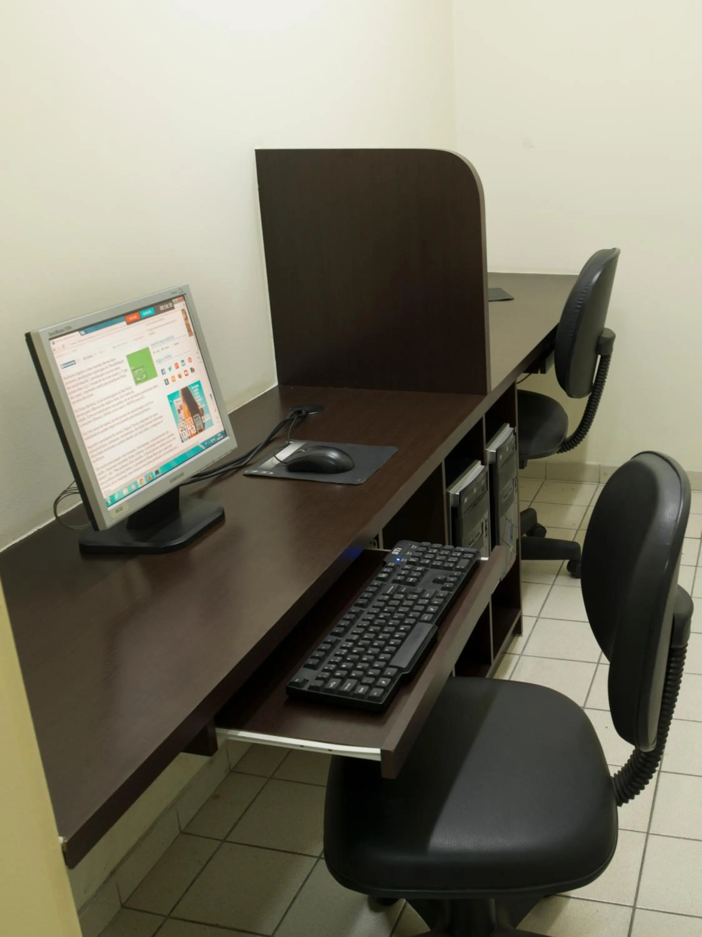 Business facilities in Tsue The Palace Flats