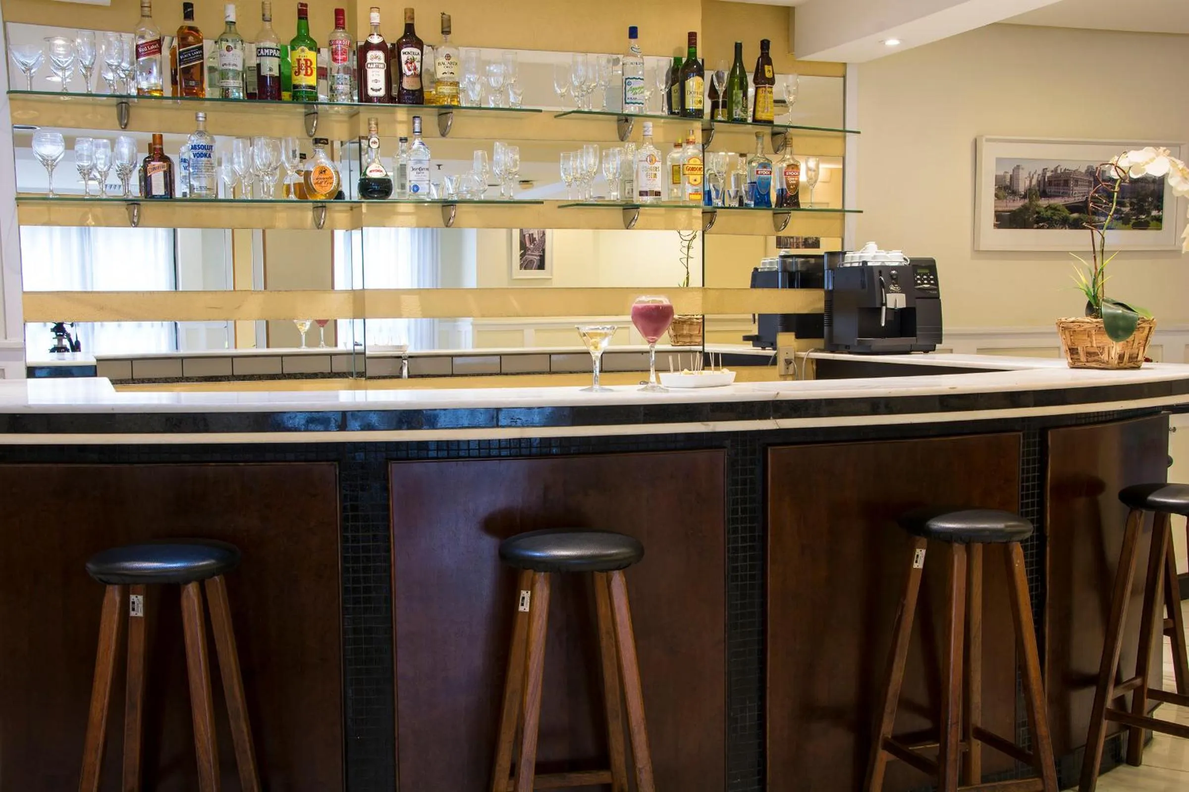 Drinks in Tsue The Palace Flats