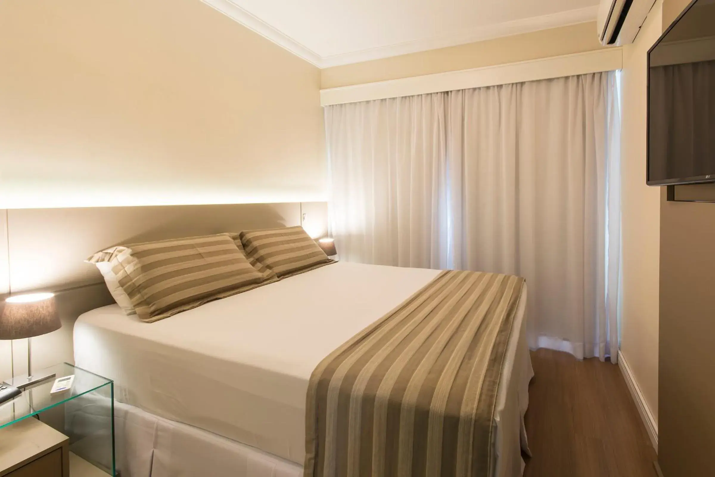 Bedroom, Bed in Tsue The Palace Flats Bedroom, Bed in Tsue The Palace Flats