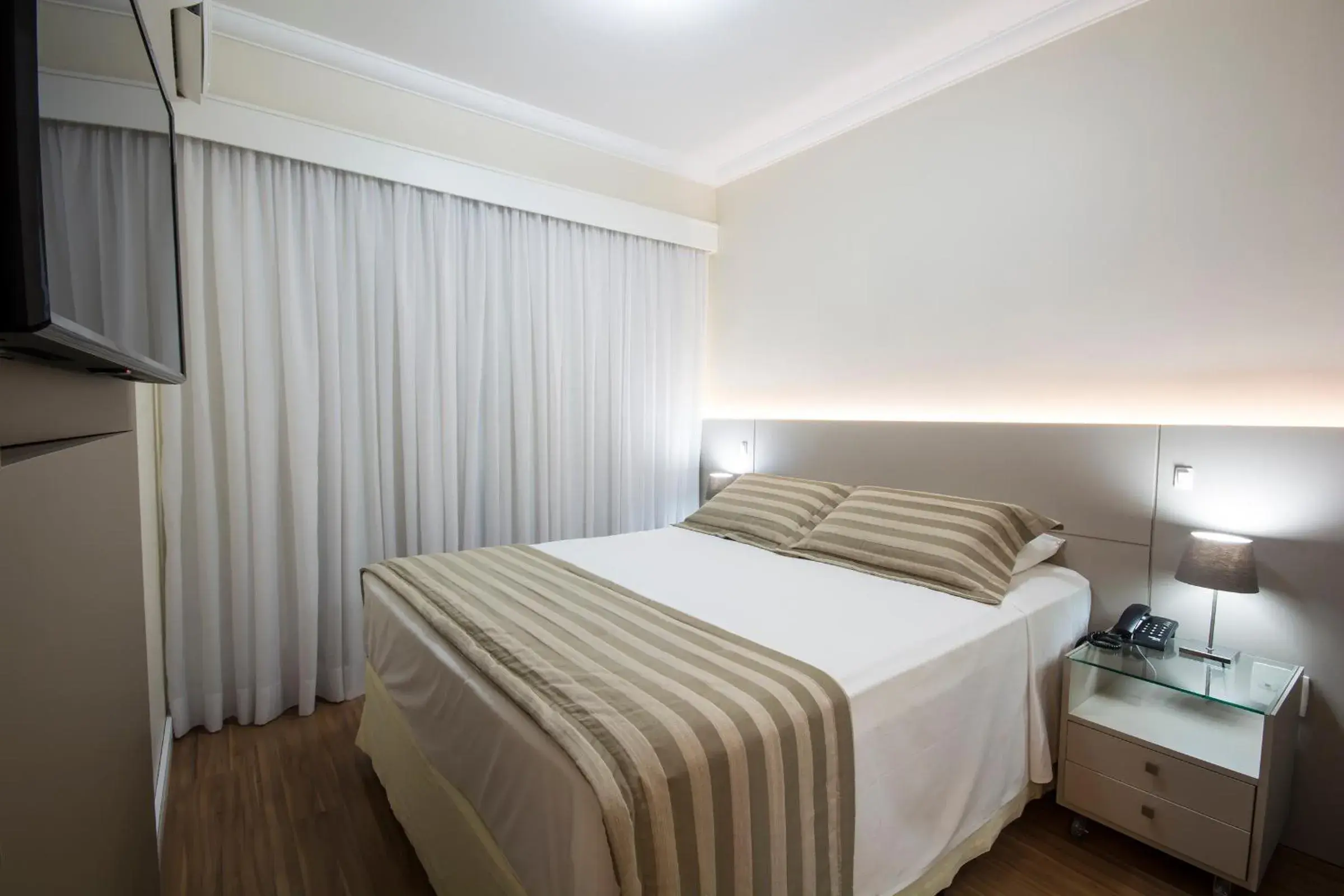 Bedroom, Bed in Tsue The Palace Flats Bedroom, Bed in Tsue The Palace Flats