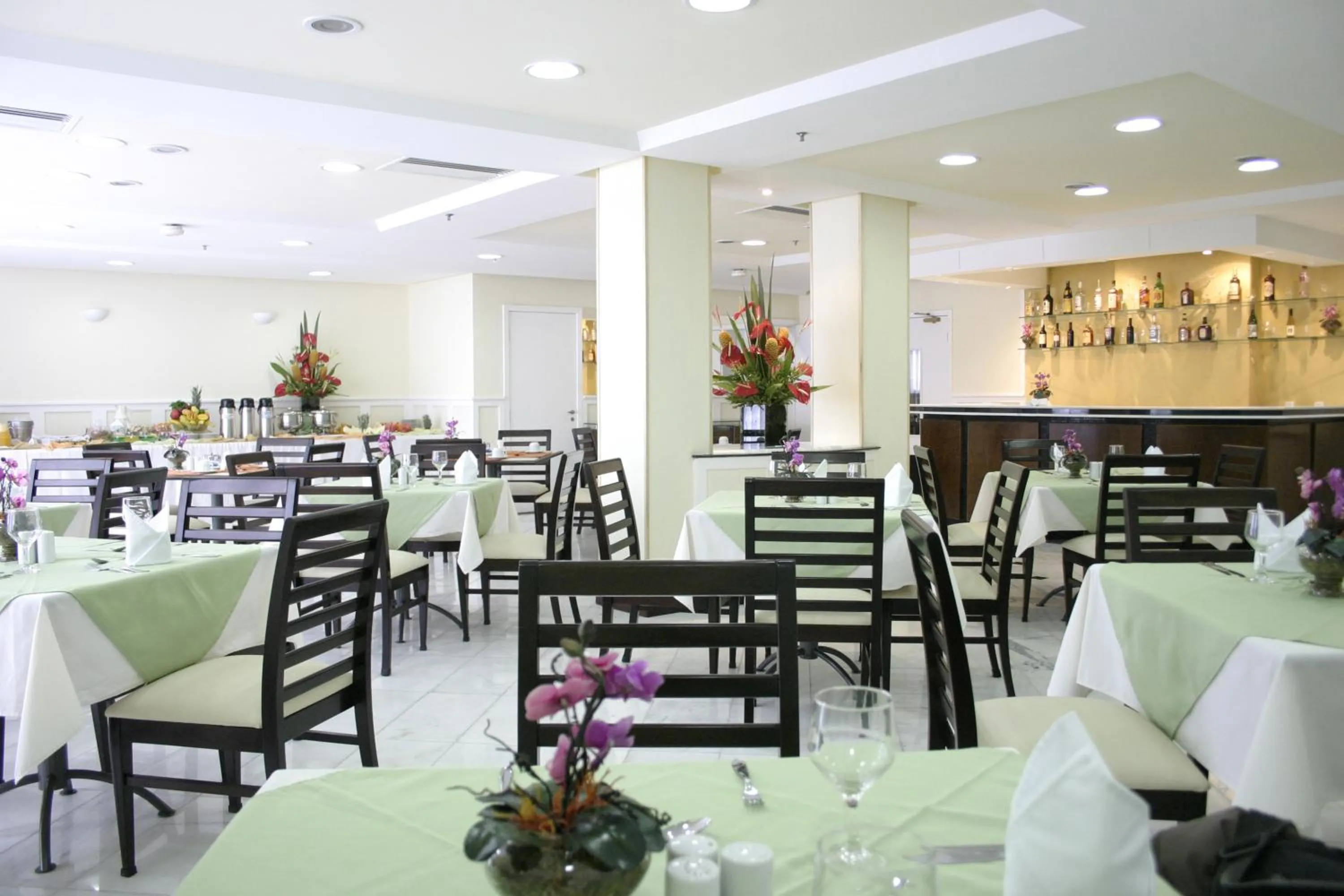 Restaurant/places to eat in Tsue The Palace Flats