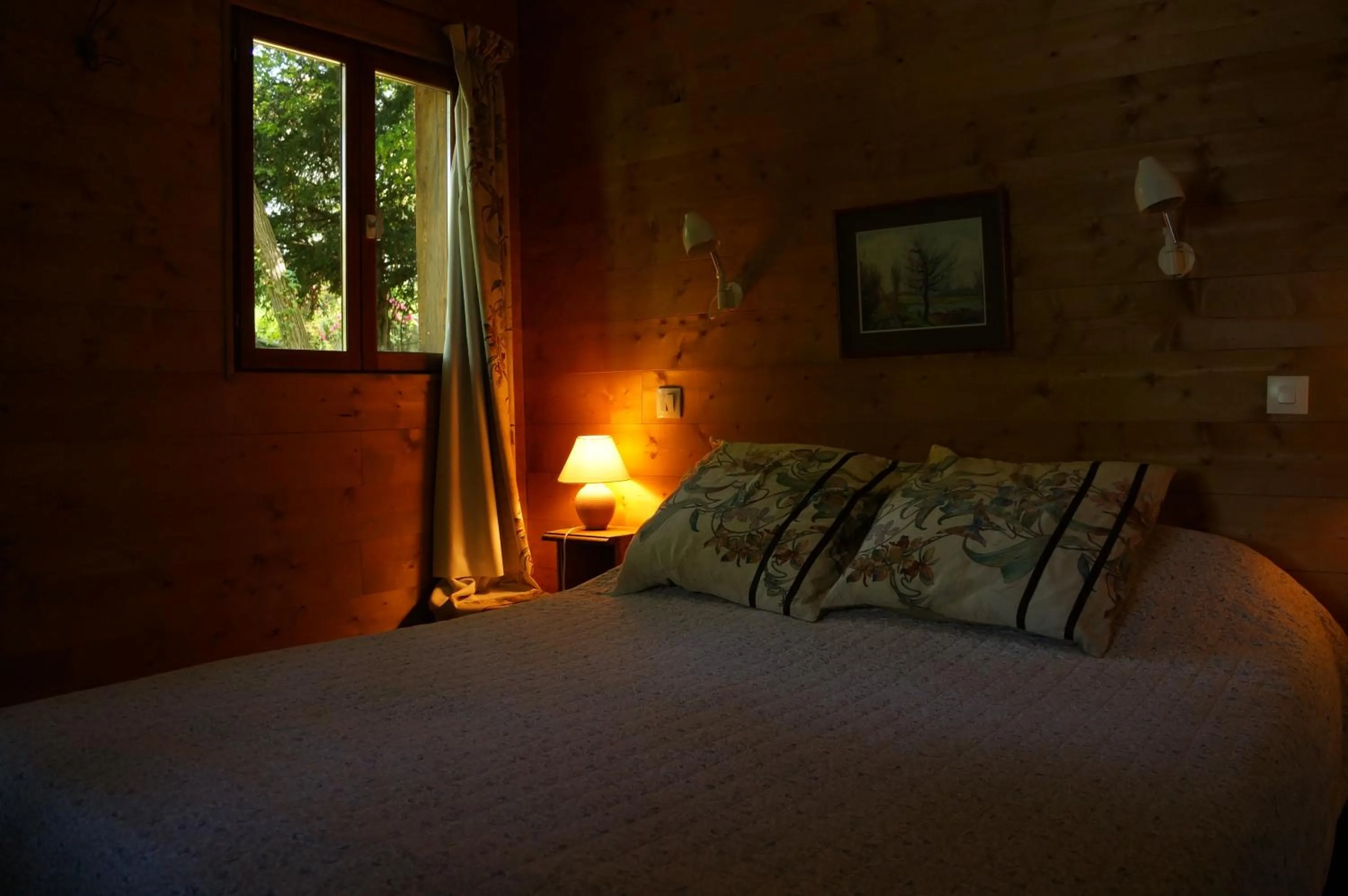 Bed in la maison des chartreux