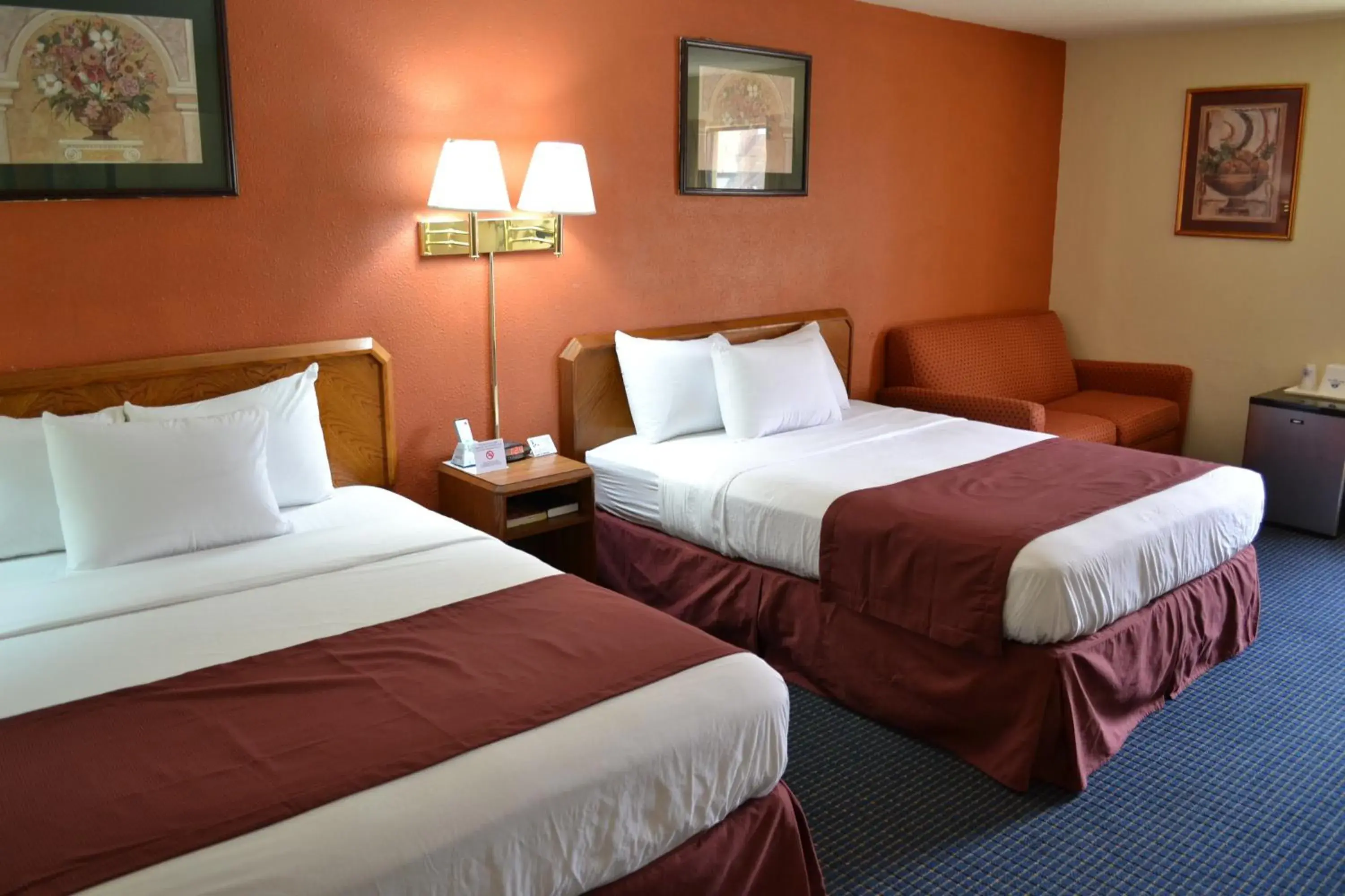 Bed in Red Carpet Inn Newark - Irvington NJ Bed in Red Carpet Inn Newark - Irvington NJ