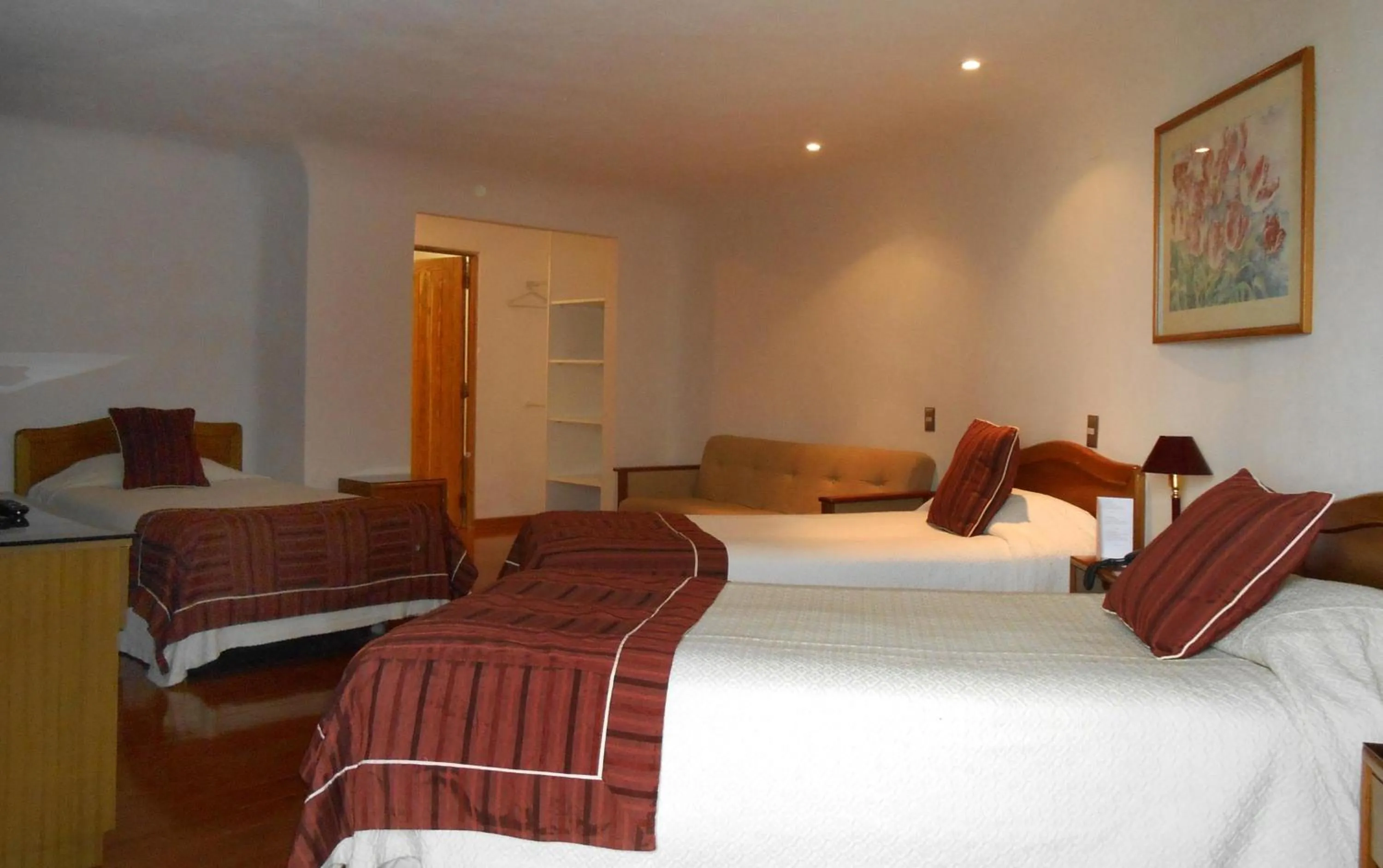 Photo of the whole room, Bed in Hotel Montecarlo Viña del Mar