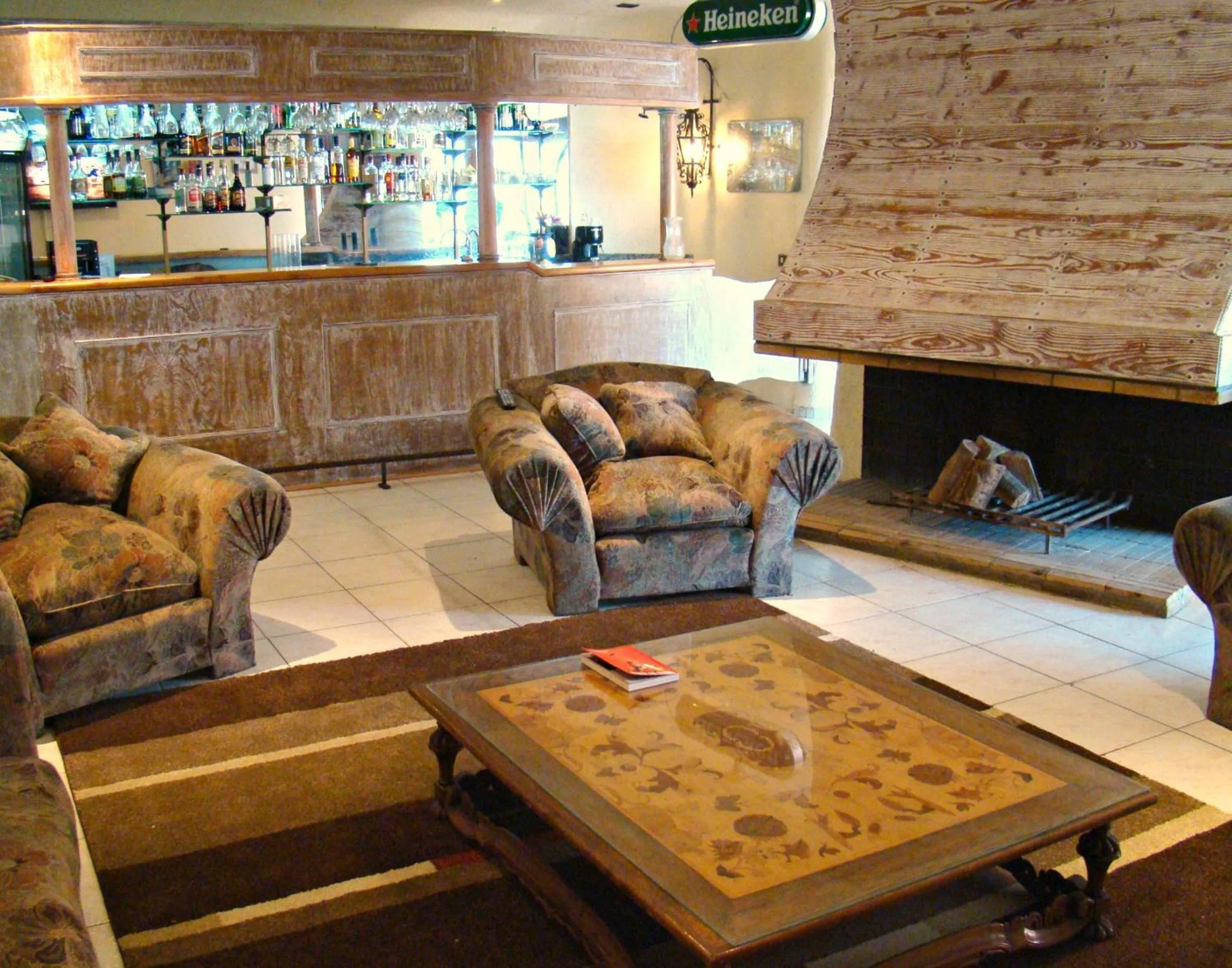 Lounge or bar in Hotel Montecarlo Viña del Mar