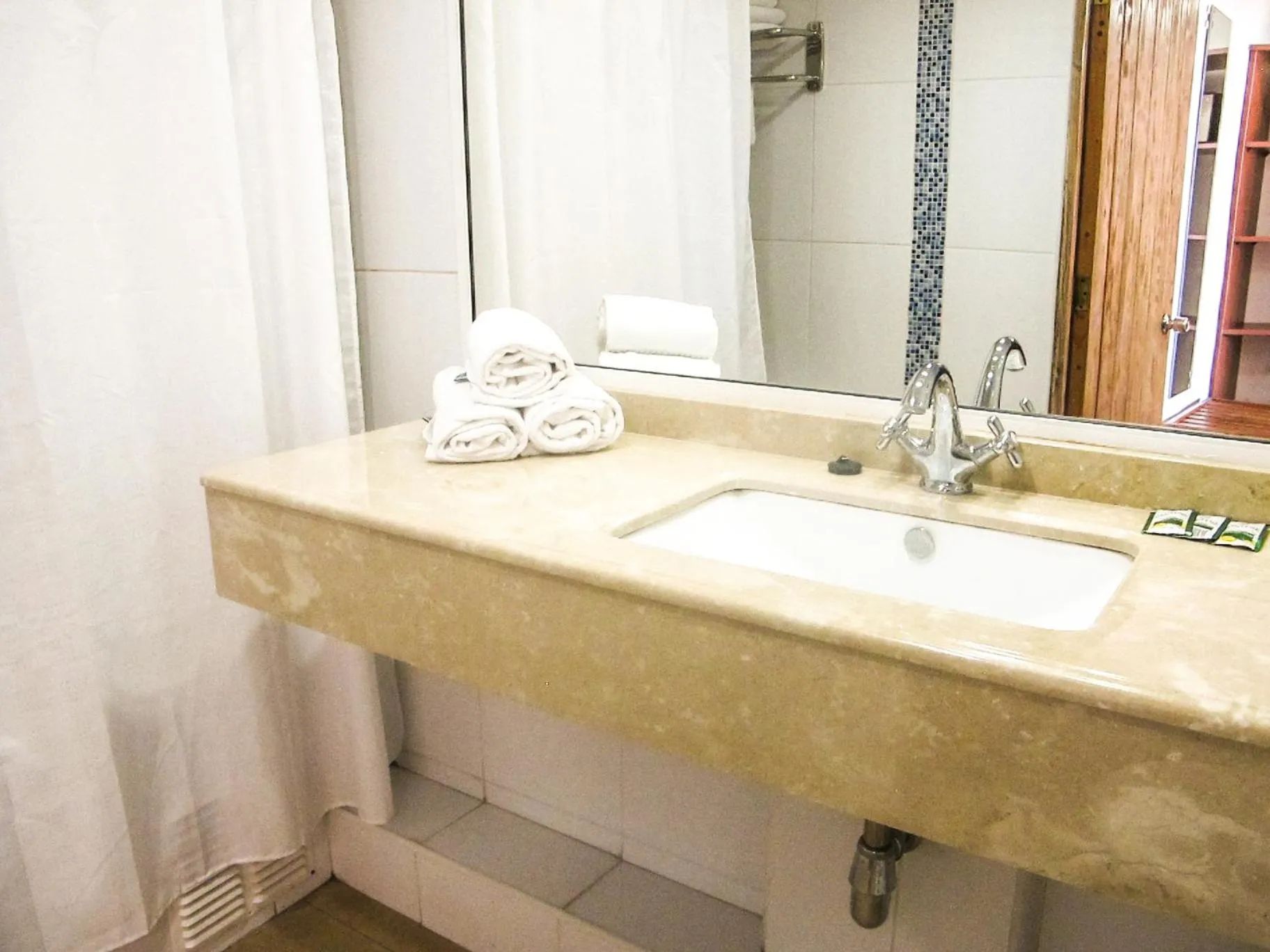 Bathroom in Hotel Montecarlo Viña del Mar