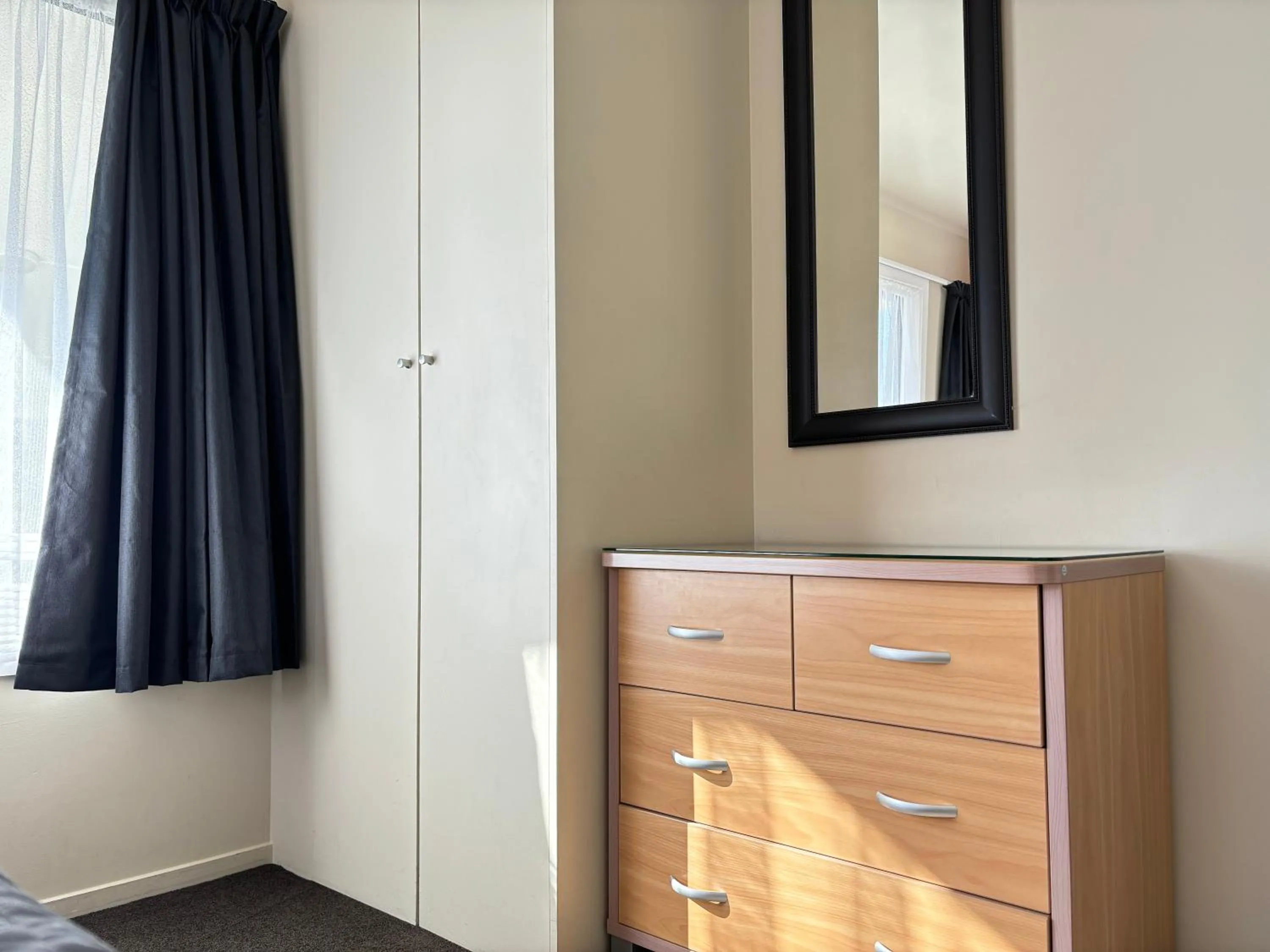 Bedroom in Arcadia Motel