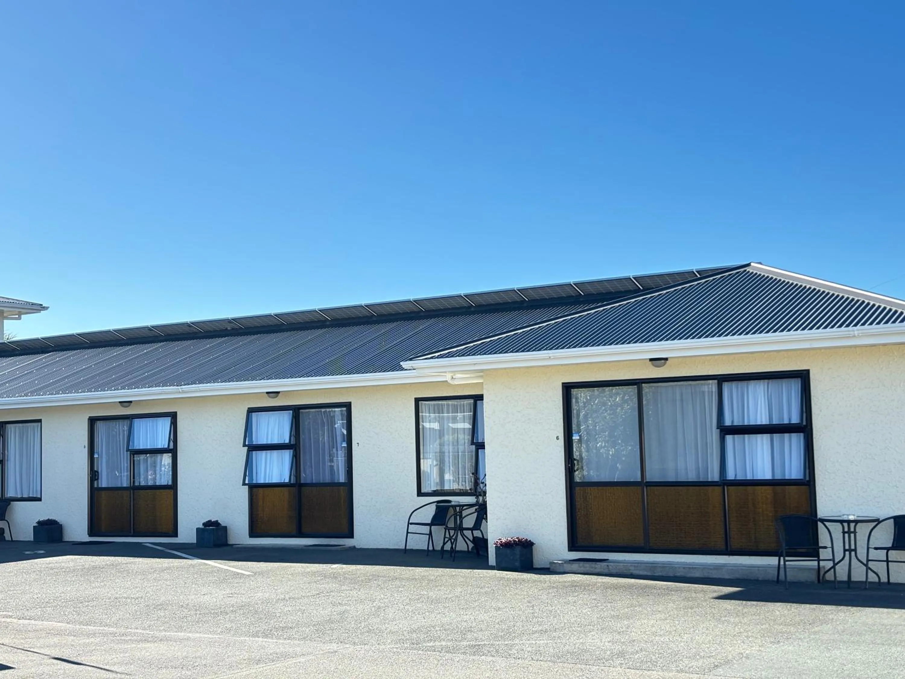 Property building in Arcadia Motel