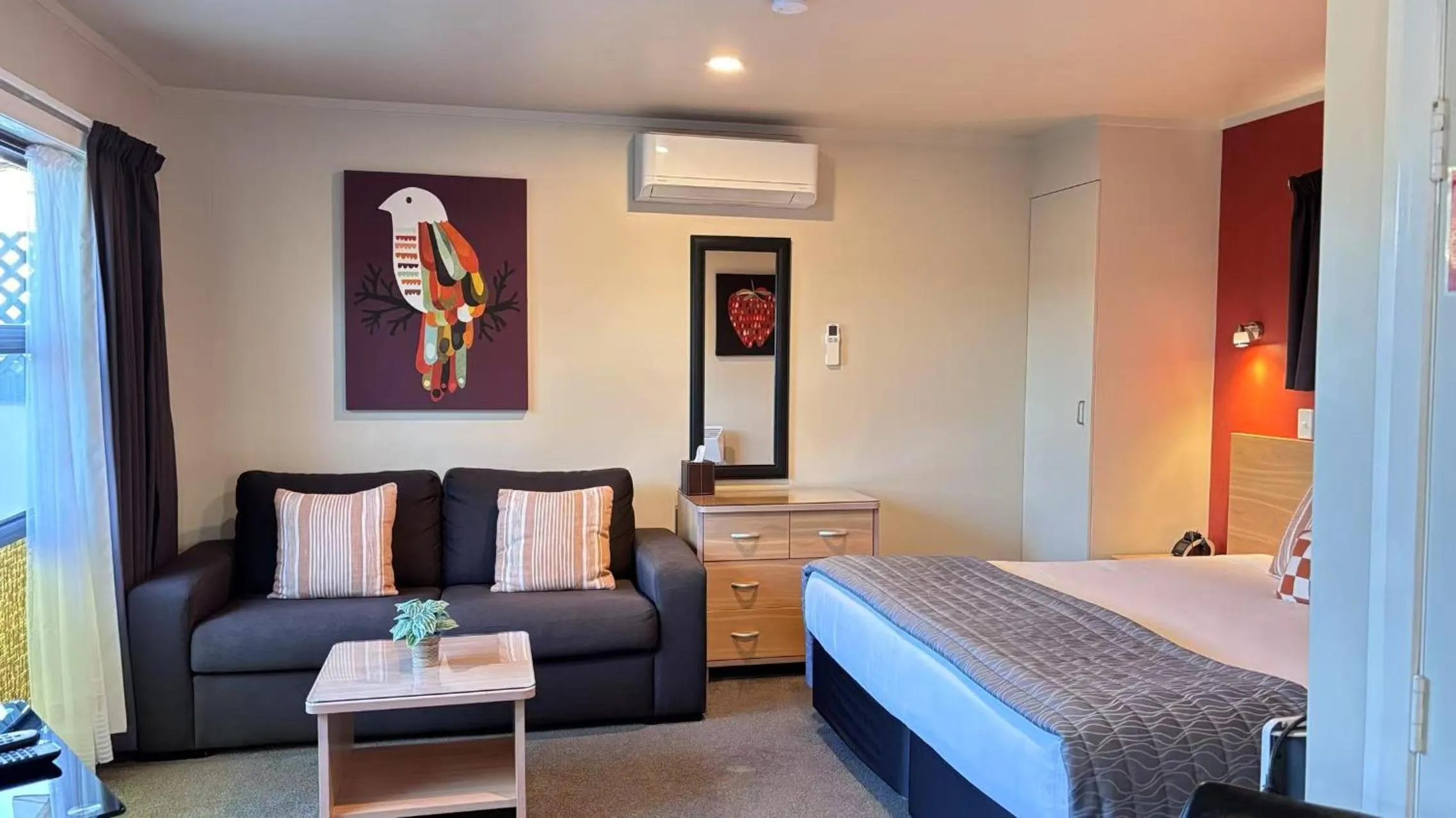 Bed in Arcadia Motel