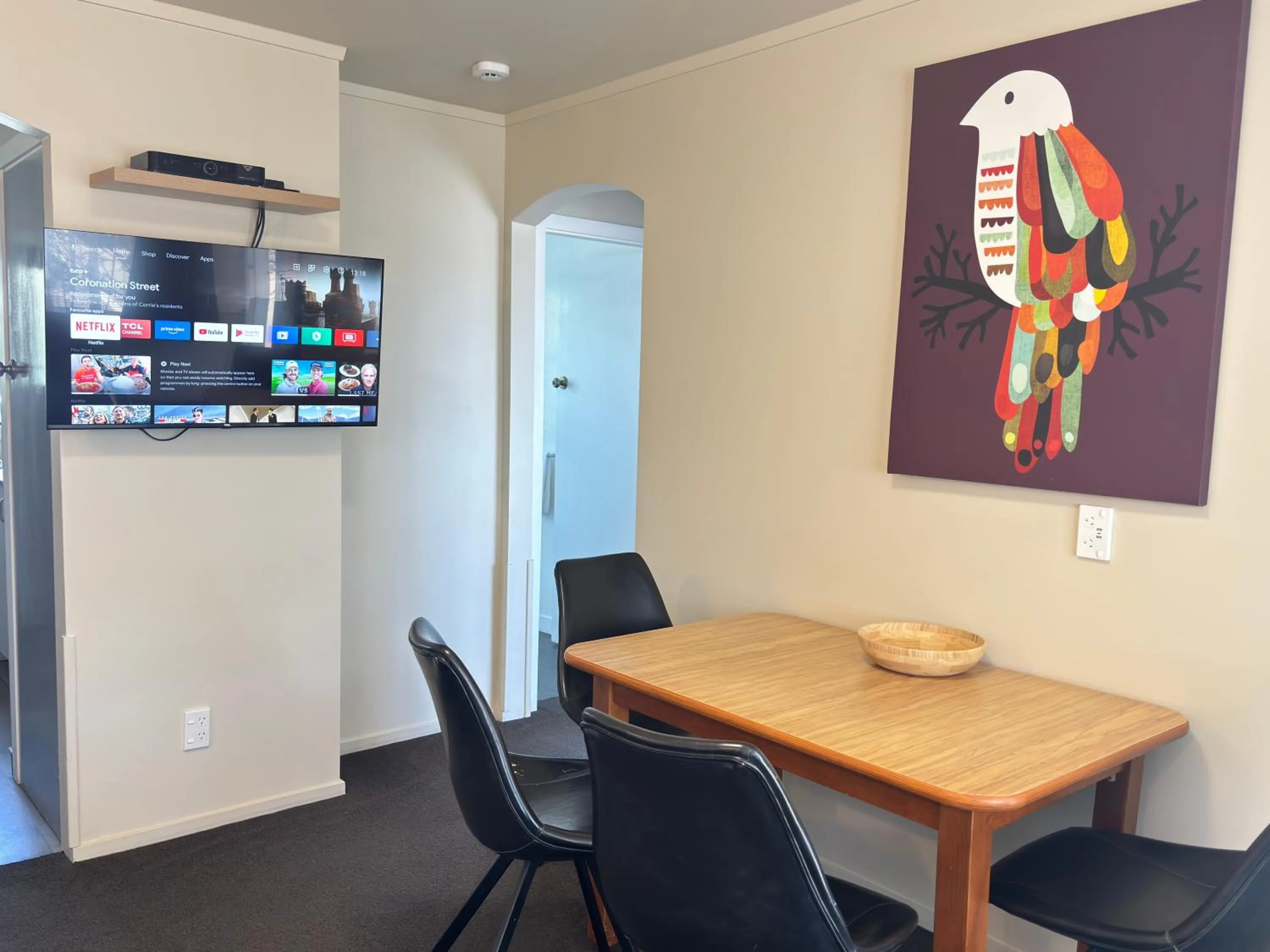 Living room in Arcadia Motel
