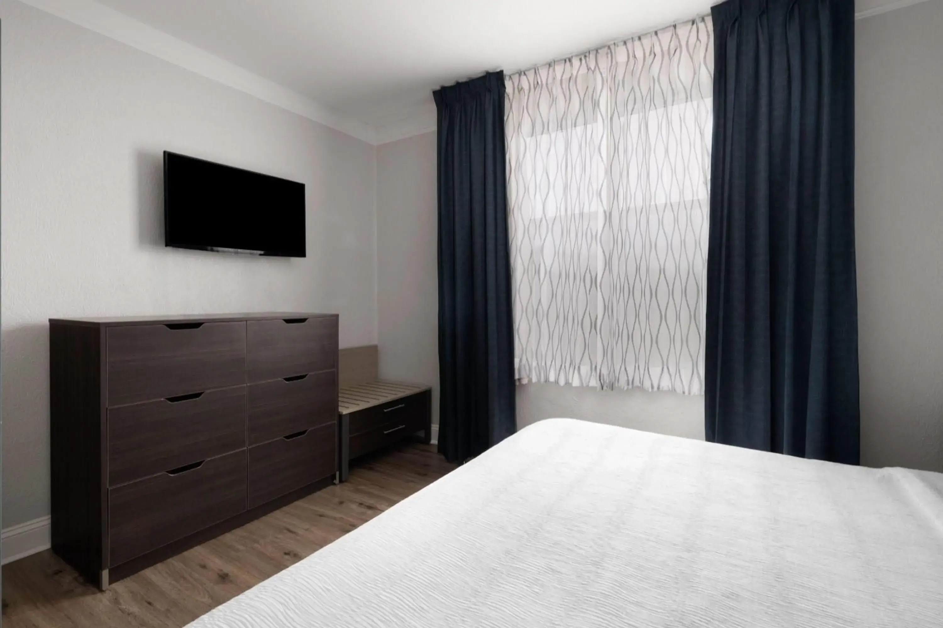 Photo of the whole room, Bed in Wingate by Wyndham Savannah Gateway Photo of the whole room, Bed in Wingate by Wyndham Savannah Gateway