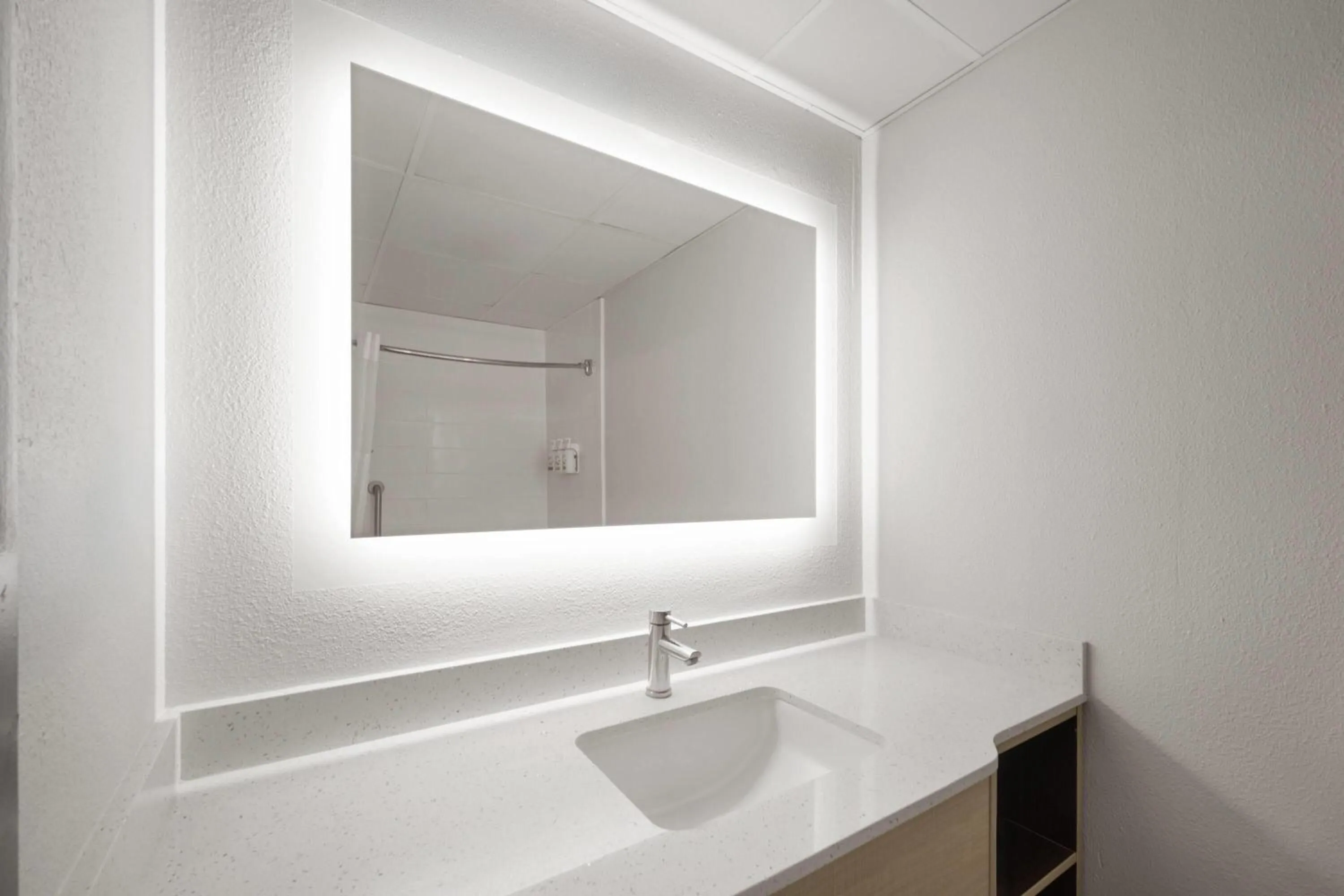 Bathroom in Wingate by Wyndham Savannah Gateway