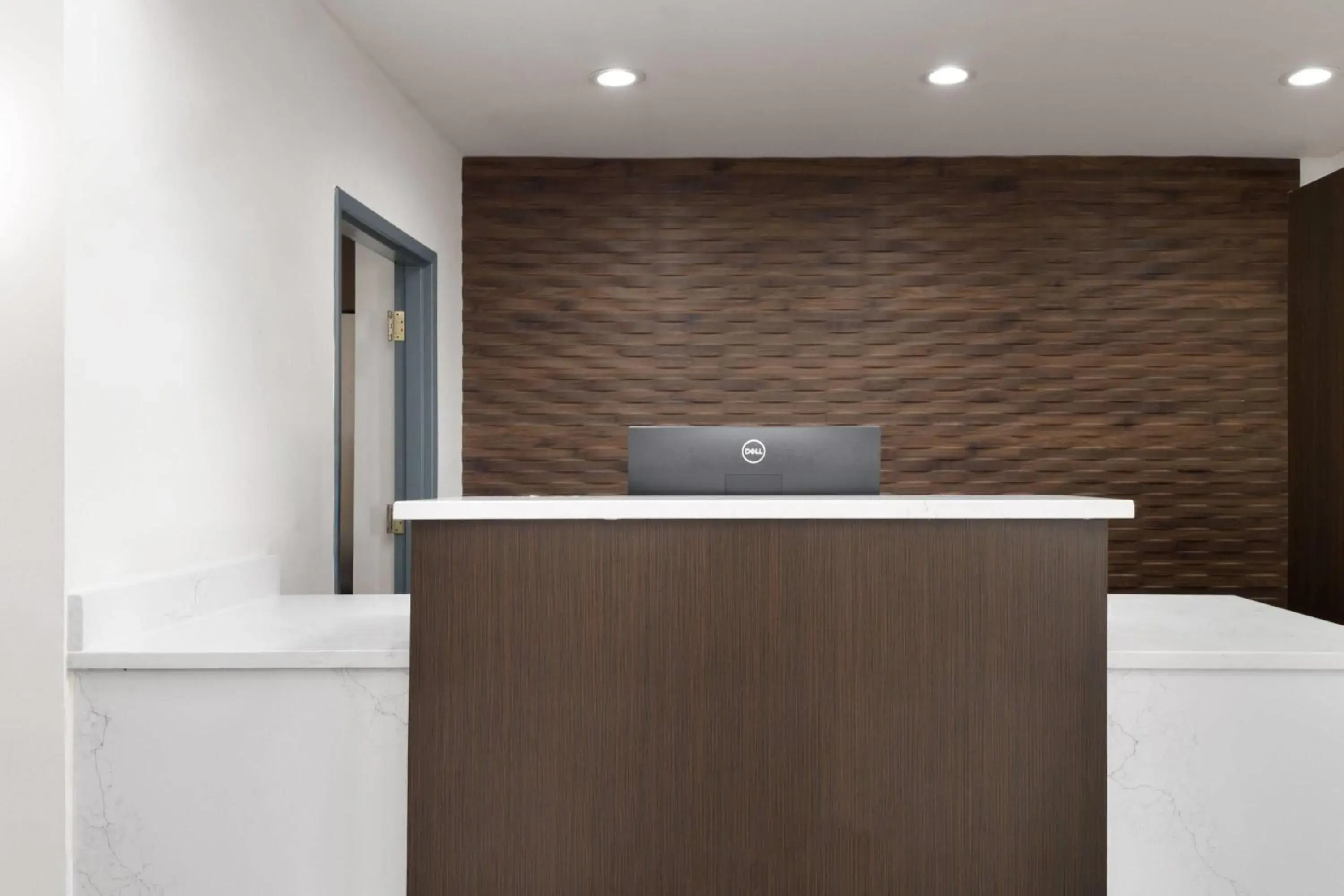 Lobby or reception in Wingate by Wyndham Savannah Gateway Lobby or reception in Wingate by Wyndham Savannah Gateway
