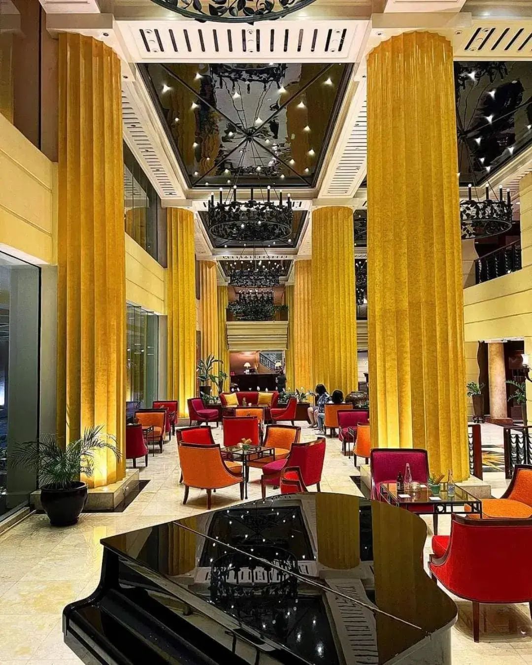 Lounge or bar in The Heritage Hotel Manila Lounge or bar in The Heritage Hotel Manila