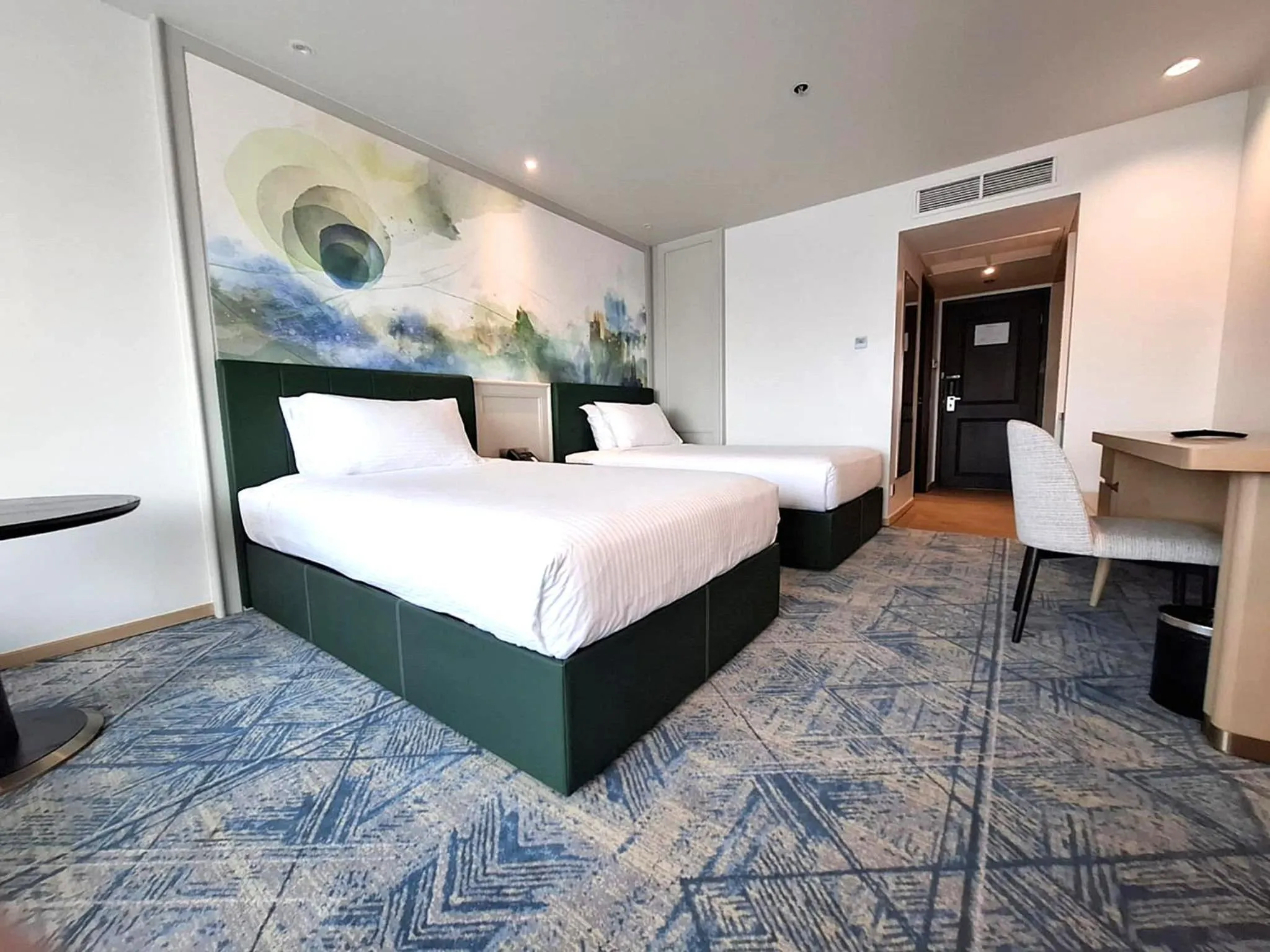 Guests, Bed in The Heritage Hotel Manila