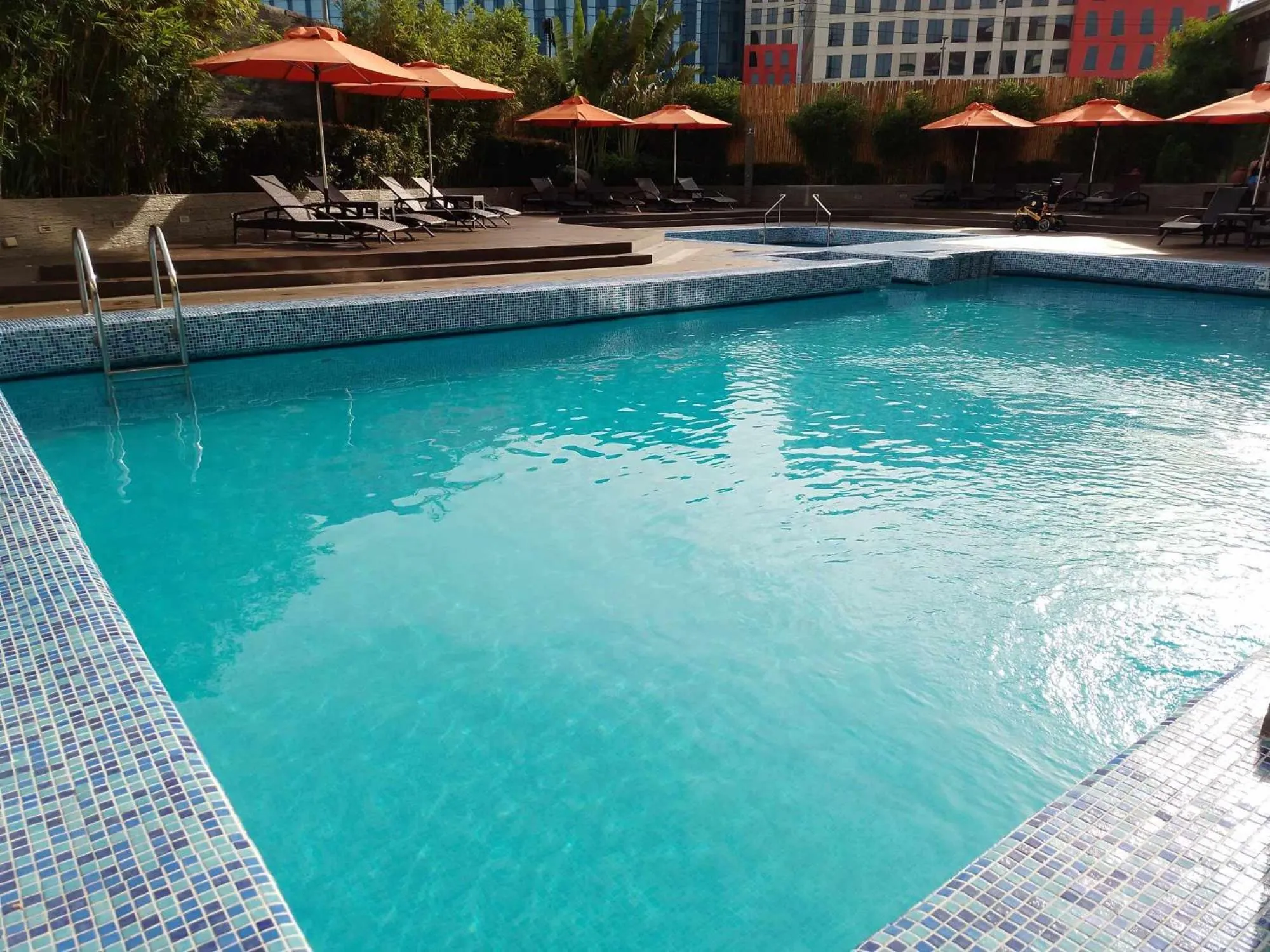 Swimming pool in The Heritage Hotel Manila
