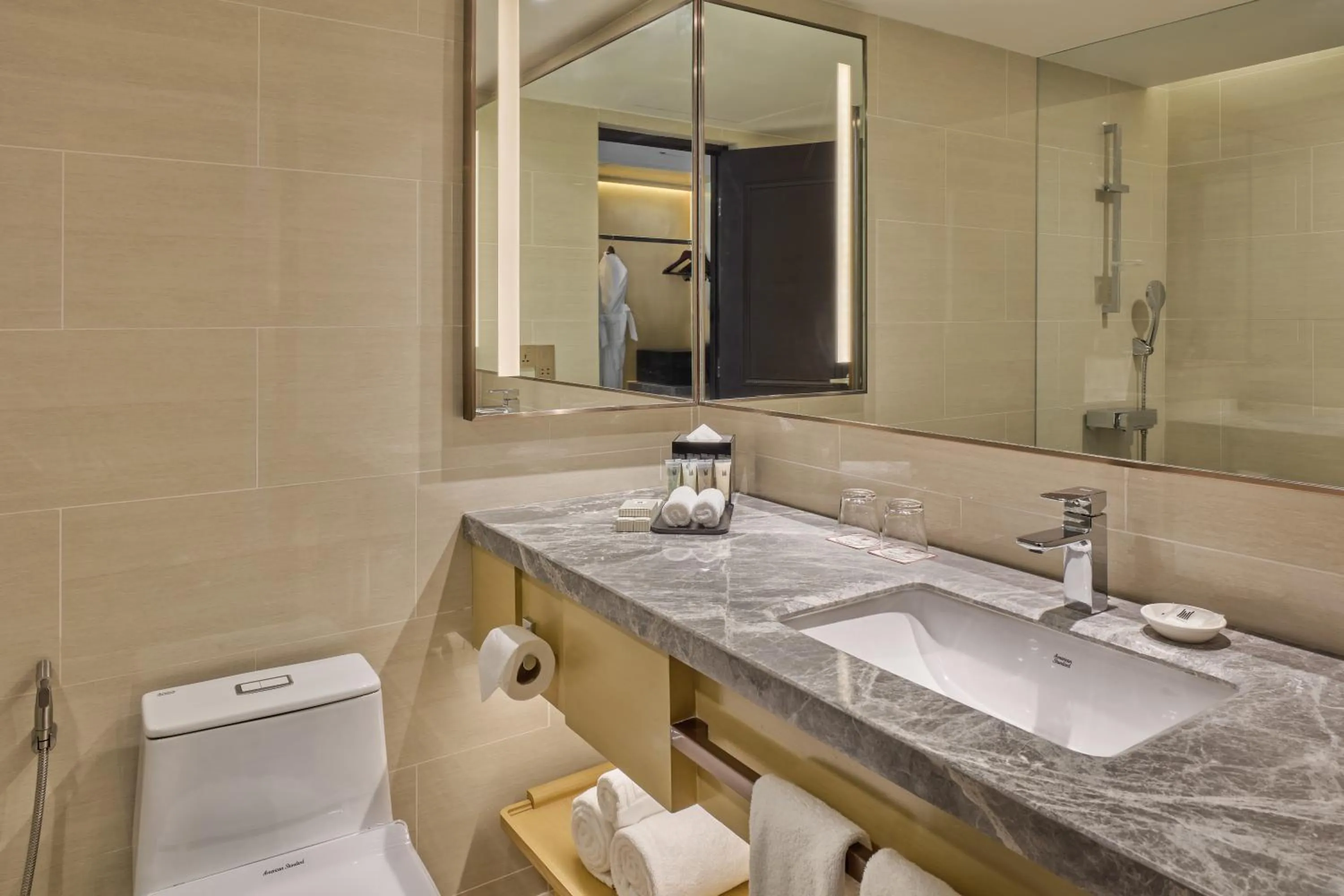 Bathroom in The Heritage Hotel Manila