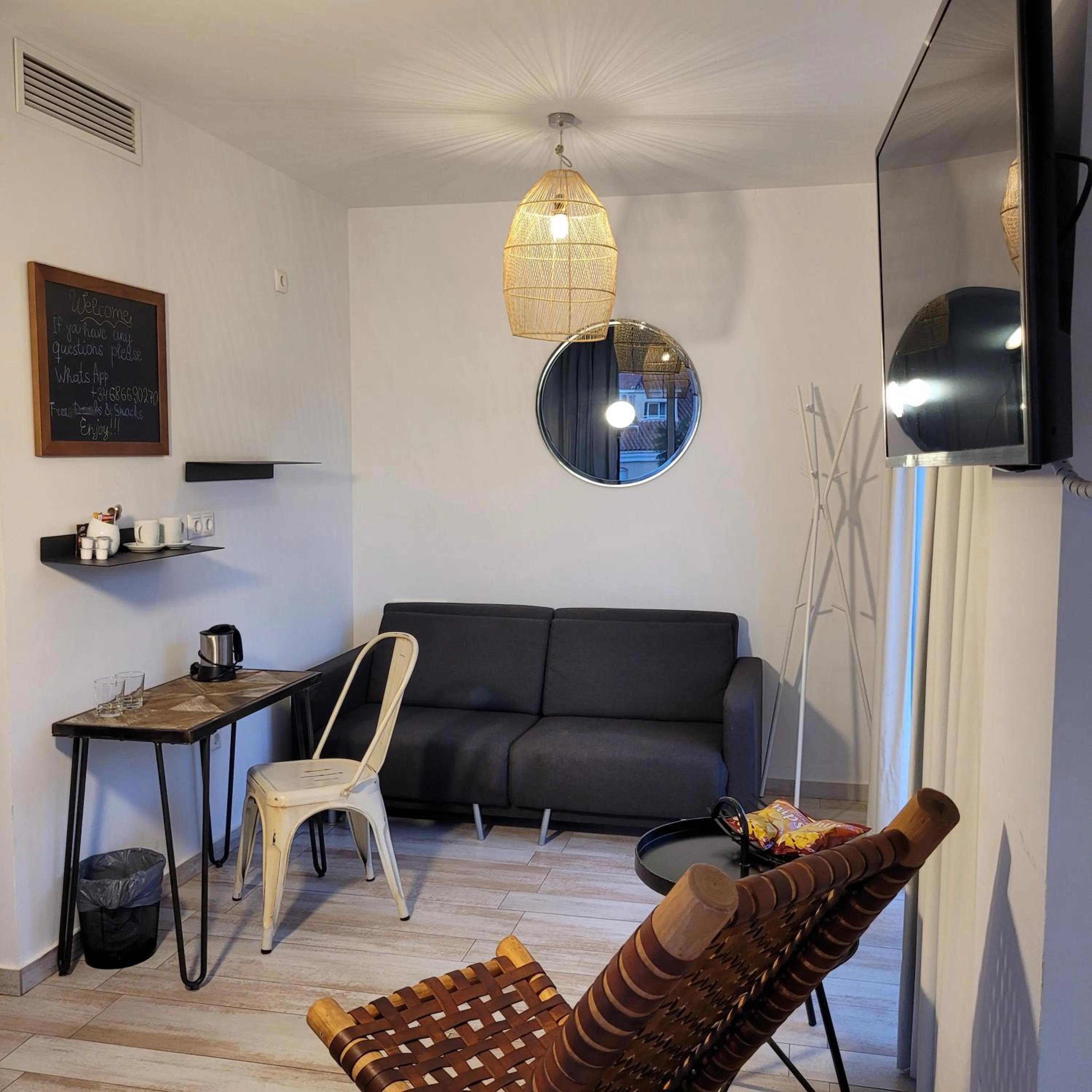 TV and multimedia in Terrace Costa Hotel