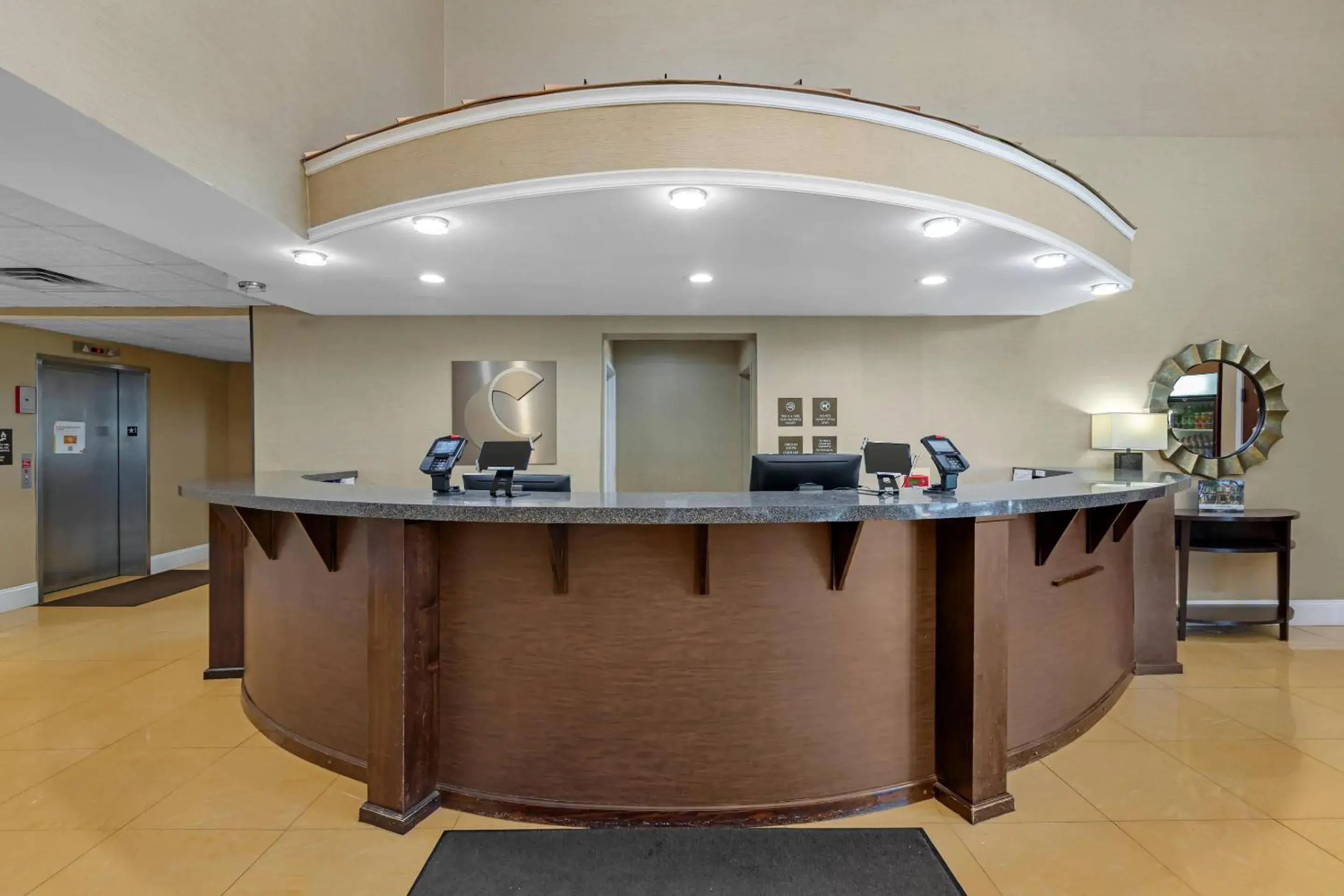 Lobby or reception in Comfort Suites Savannah Gateway I-95 Lobby or reception in Comfort Suites Savannah Gateway I-95