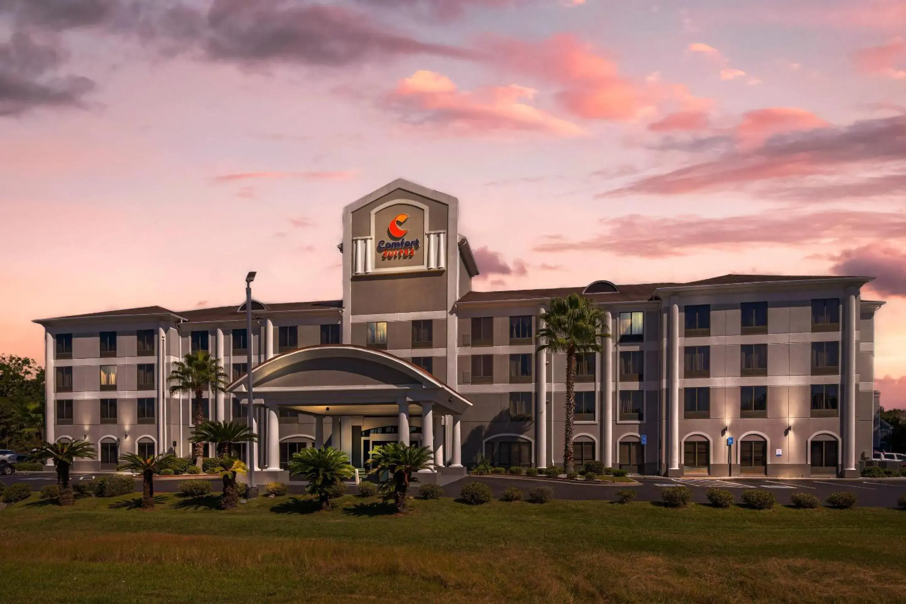 Property building in Comfort Suites Savannah Gateway I-95 Property building in Comfort Suites Savannah Gateway I-95