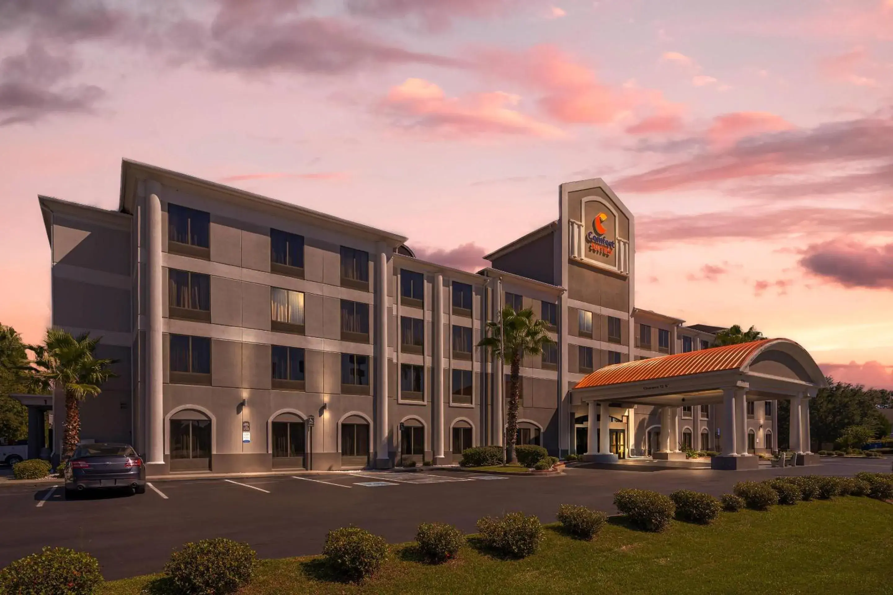 Property building in Comfort Suites Savannah Gateway I-95 Property building in Comfort Suites Savannah Gateway I-95