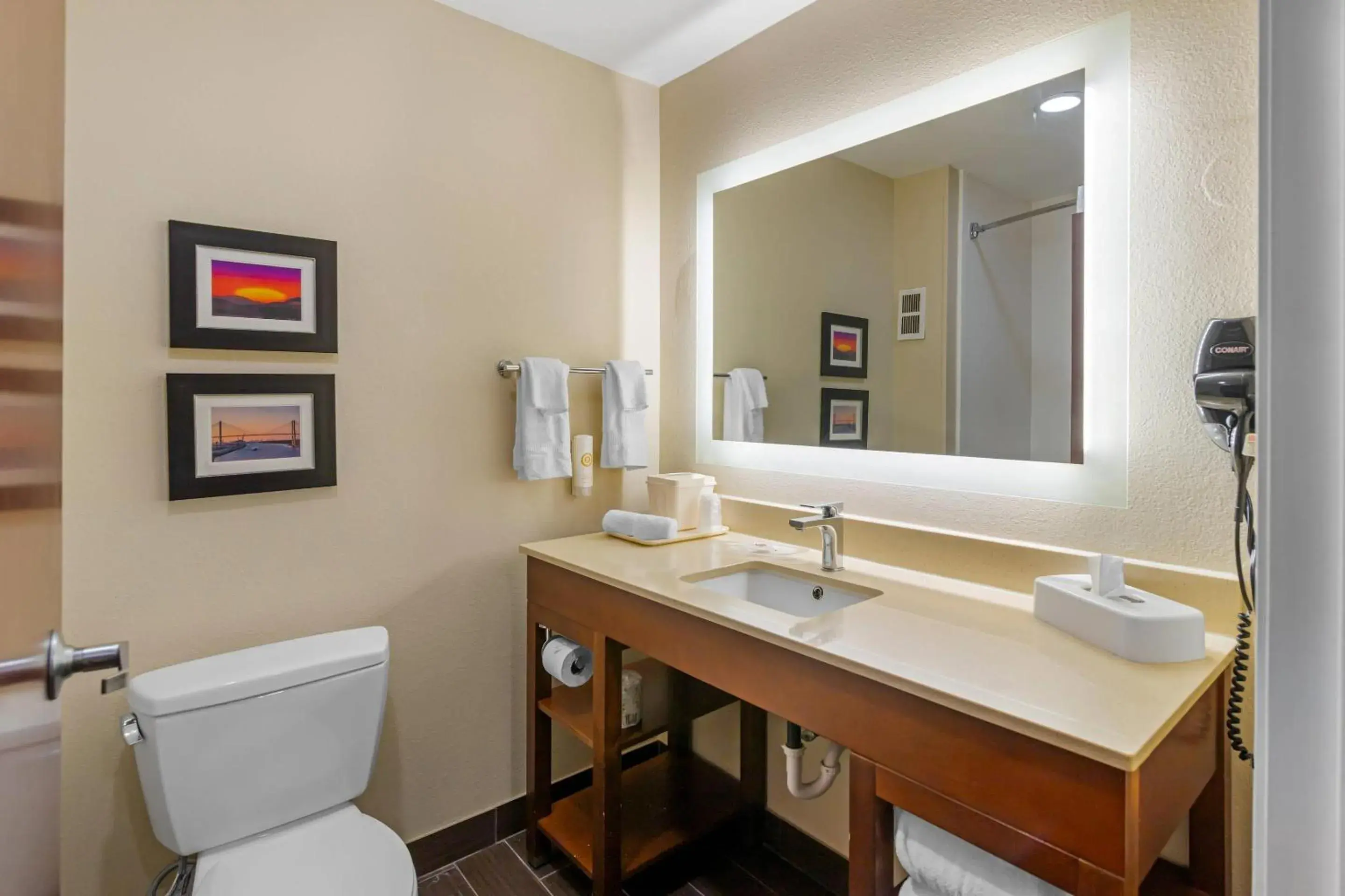 Queen Suite with Two Queen Beds - Non-Smoking in Comfort Suites Savannah Gateway I-95 Queen Suite with Two Queen Beds - Non-Smoking in Comfort Suites Savannah Gateway I-95