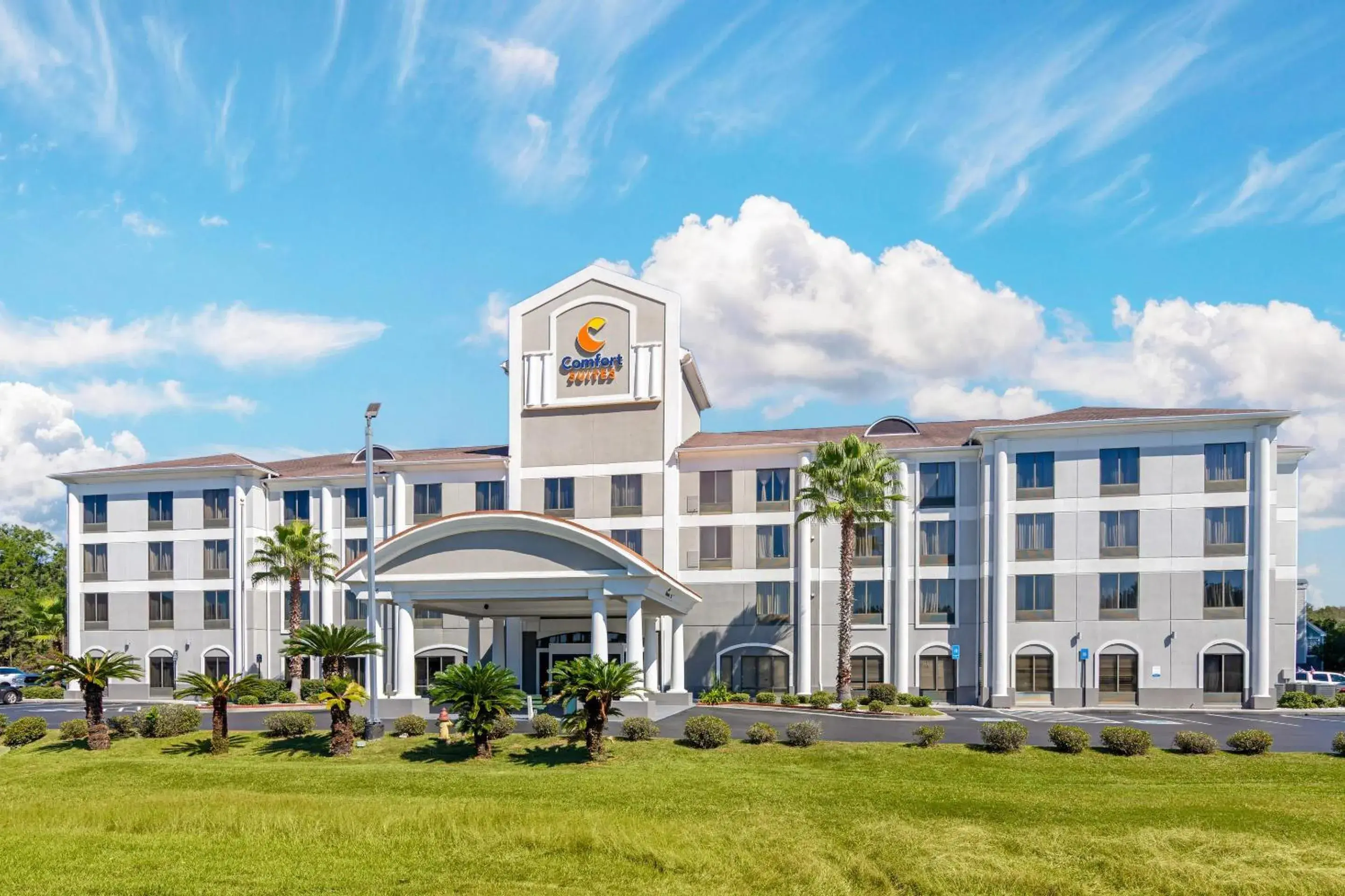 Property building in Comfort Suites Savannah Gateway I-95 Property building in Comfort Suites Savannah Gateway I-95